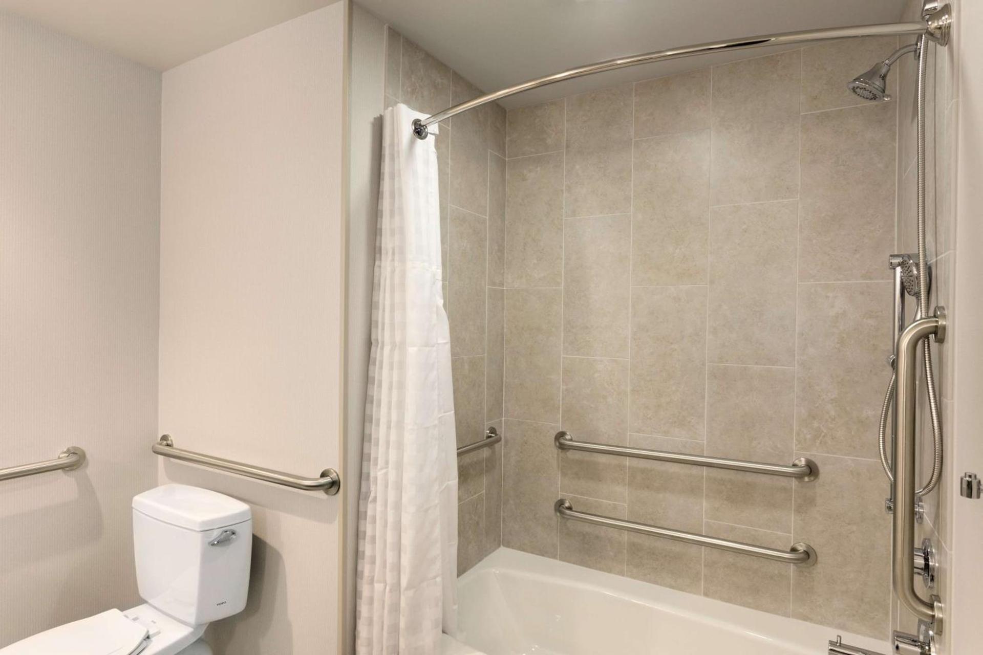 Embassy Suites by Hilton Kansas City Olathe photo 22