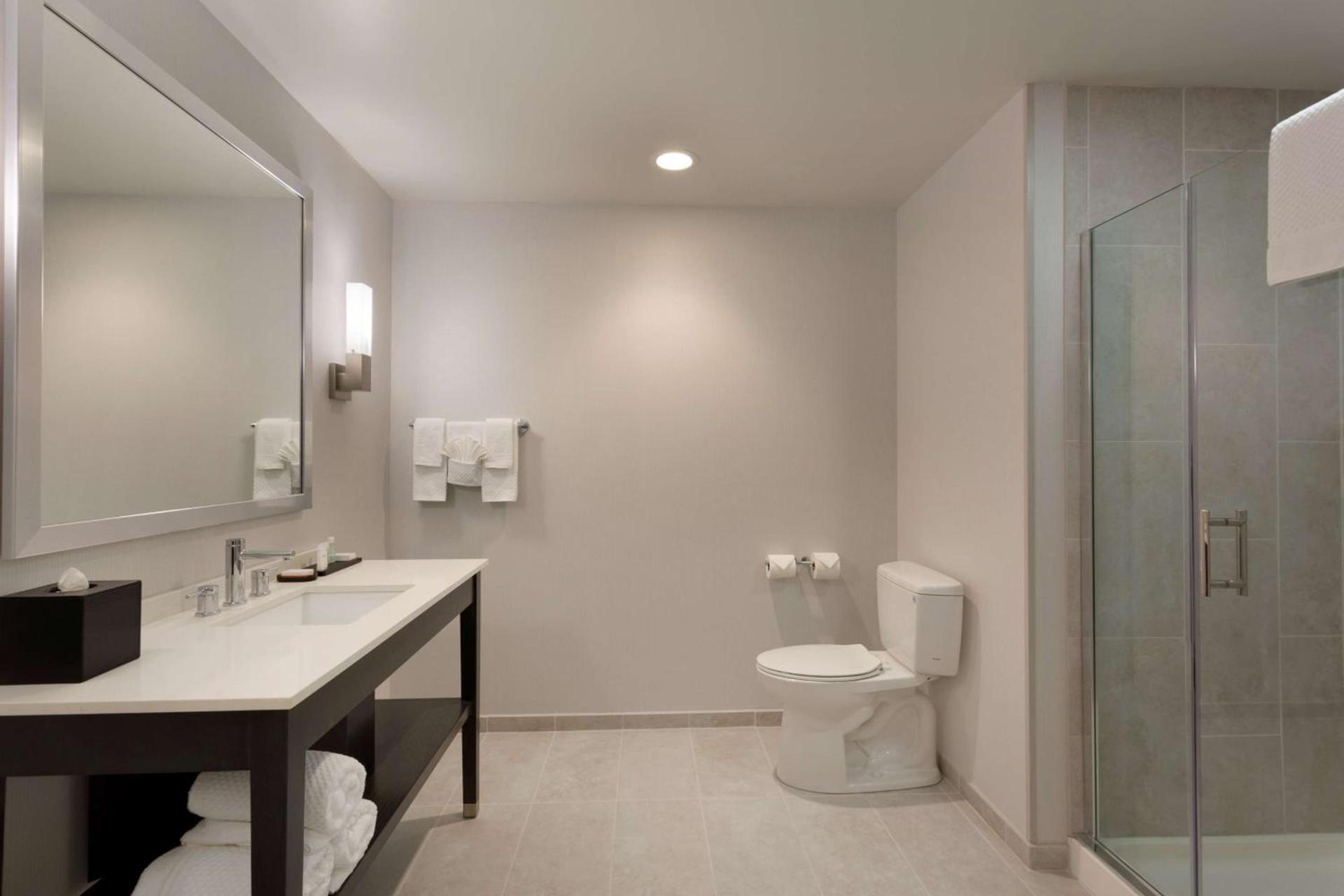 Embassy Suites by Hilton Kansas City Olathe photo 23