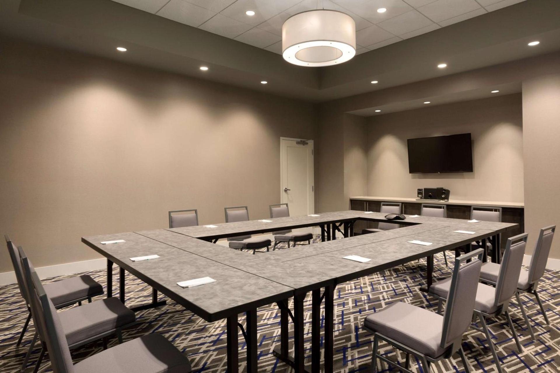 Embassy Suites by Hilton Kansas City Olathe photo 25