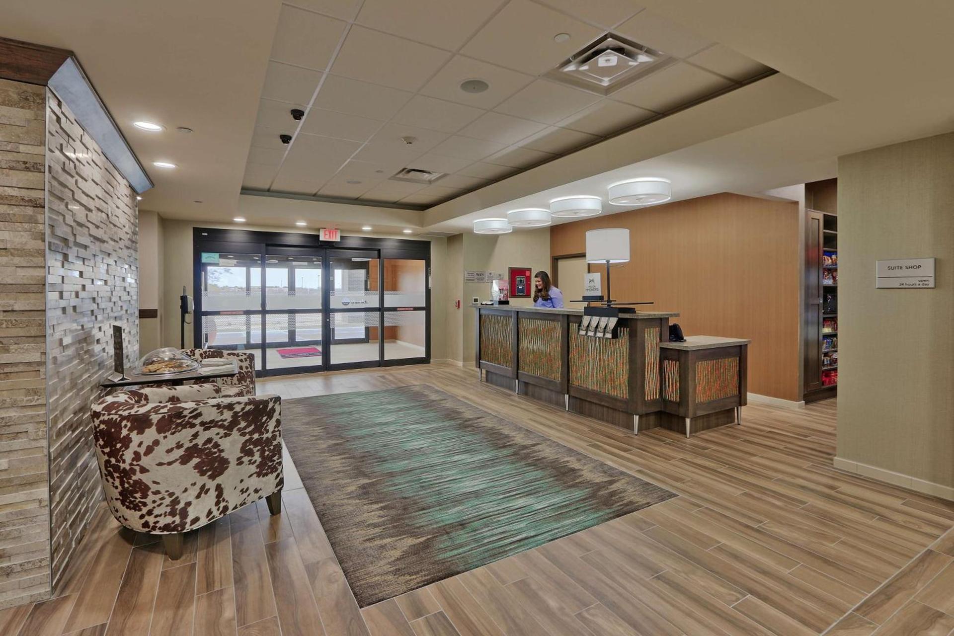 Hampton Inn & Suites Artesia photo 11