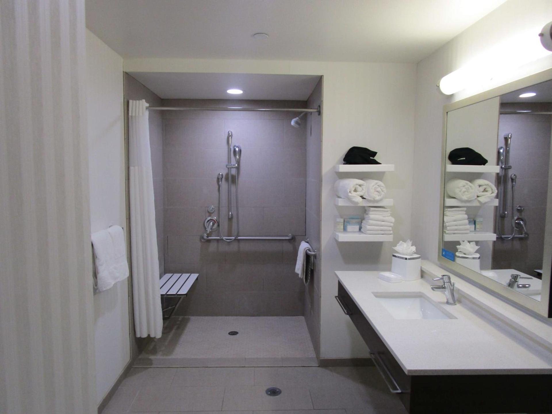 Hampton Inn & Suites Artesia photo 21