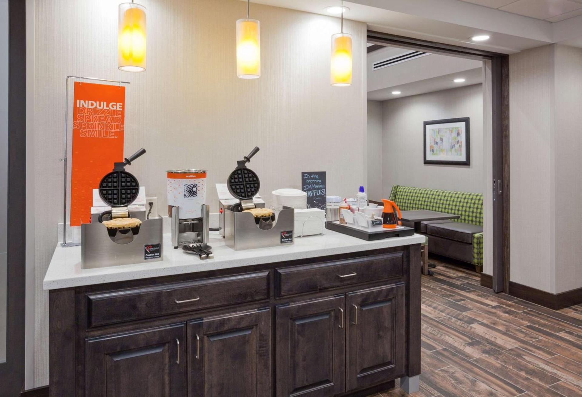 Hampton Inn & Suites Sioux City South, IA photo 12
