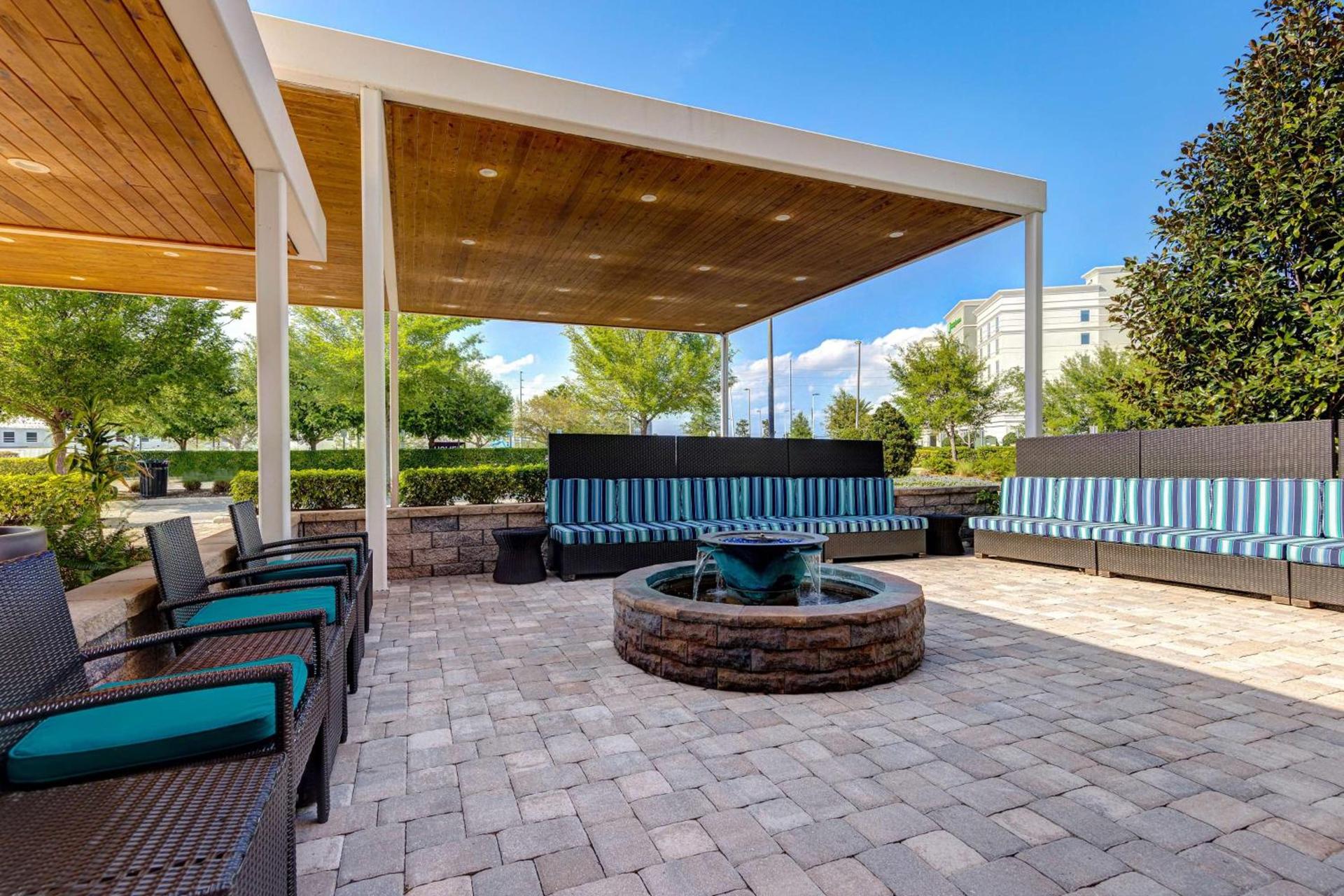 Home2 Suites by Hilton Orlando International Drive South - Free Shuttle to Theme Parks photo 2