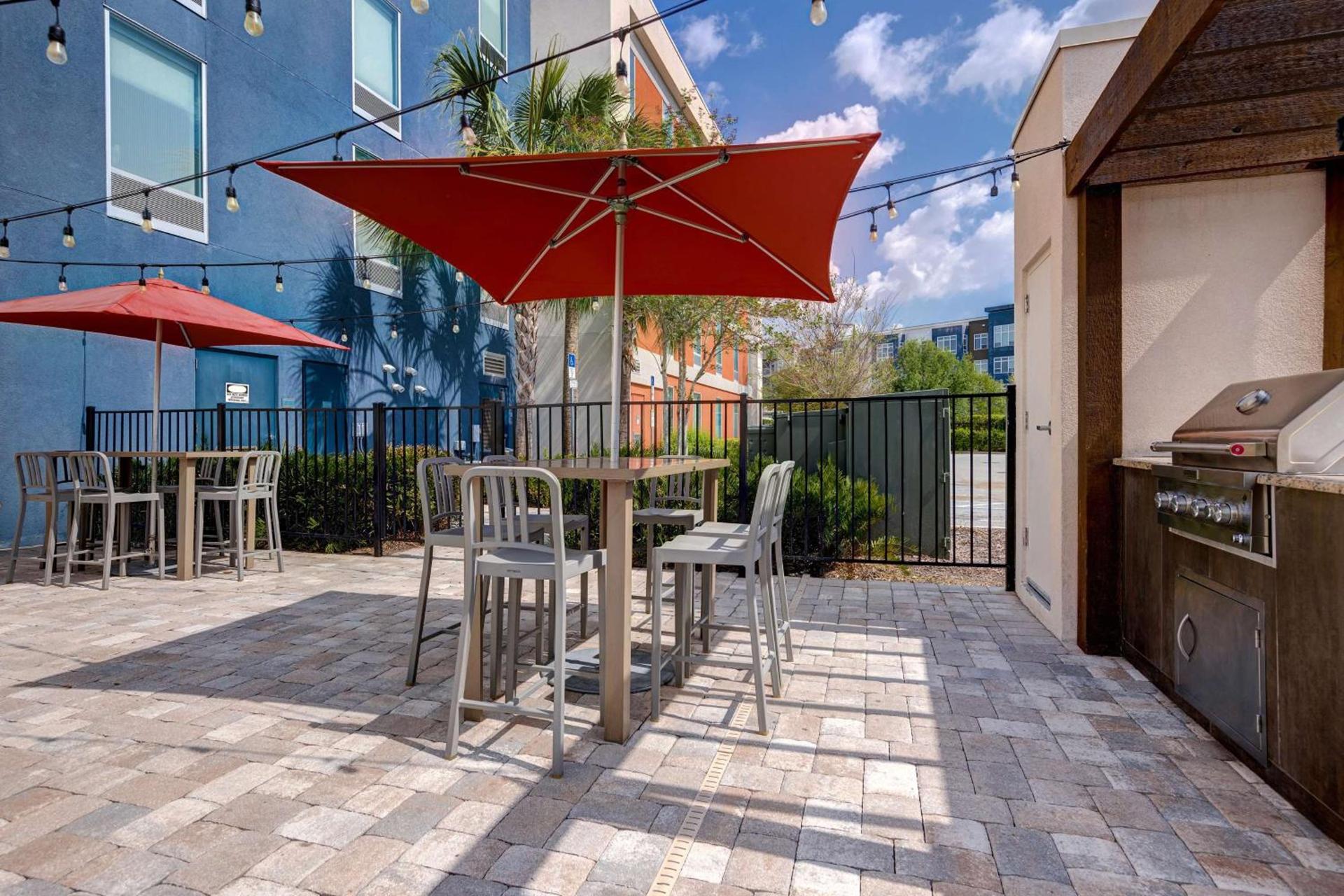 Home2 Suites by Hilton Orlando International Drive South - Free Shuttle to Theme Parks photo 3