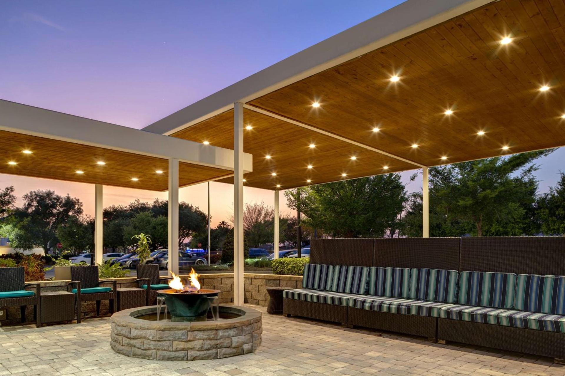 Home2 Suites by Hilton Orlando International Drive South - Free Shuttle to Theme Parks photo 5