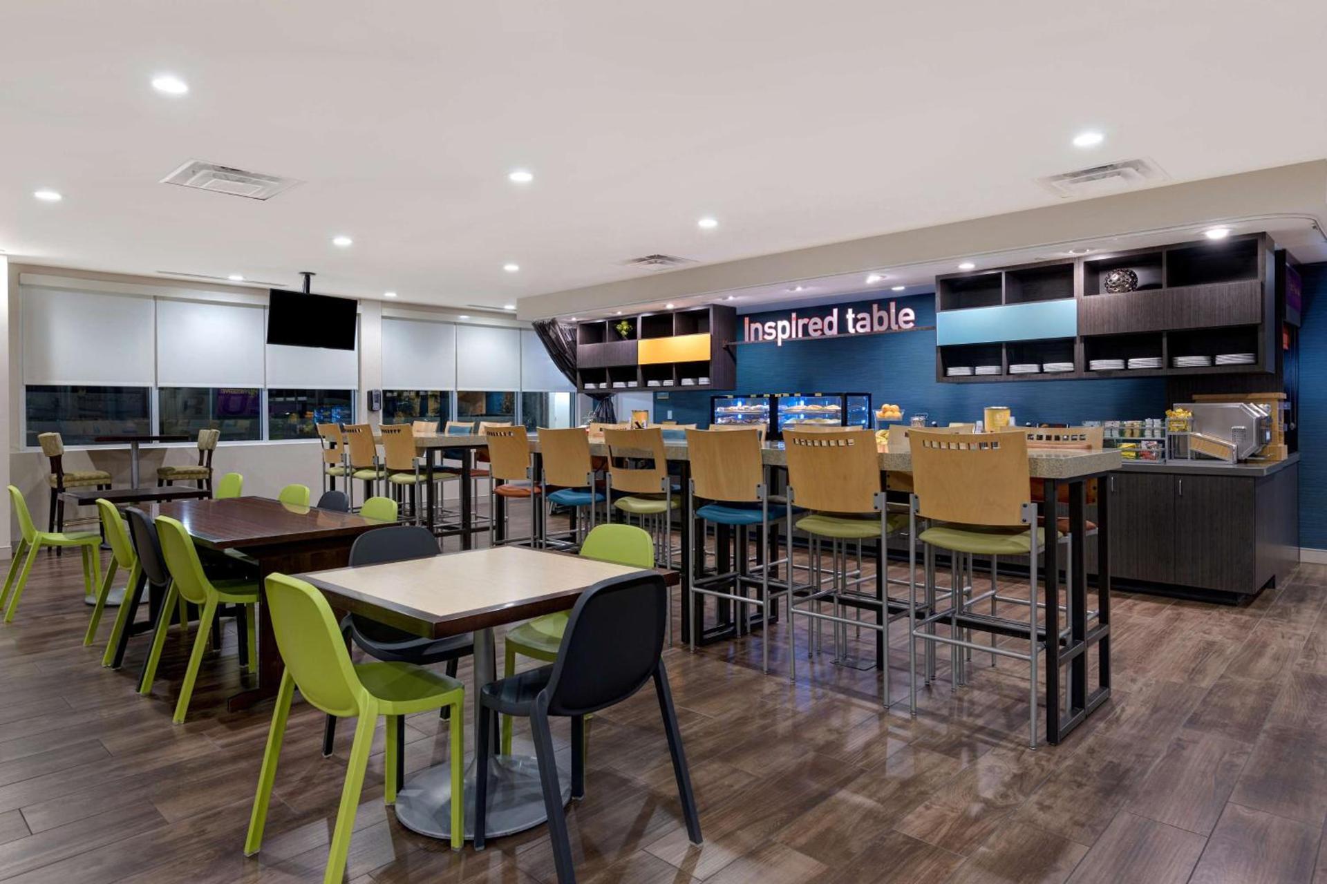 Home2 Suites by Hilton Orlando International Drive South - Free Shuttle to Theme Parks photo 17