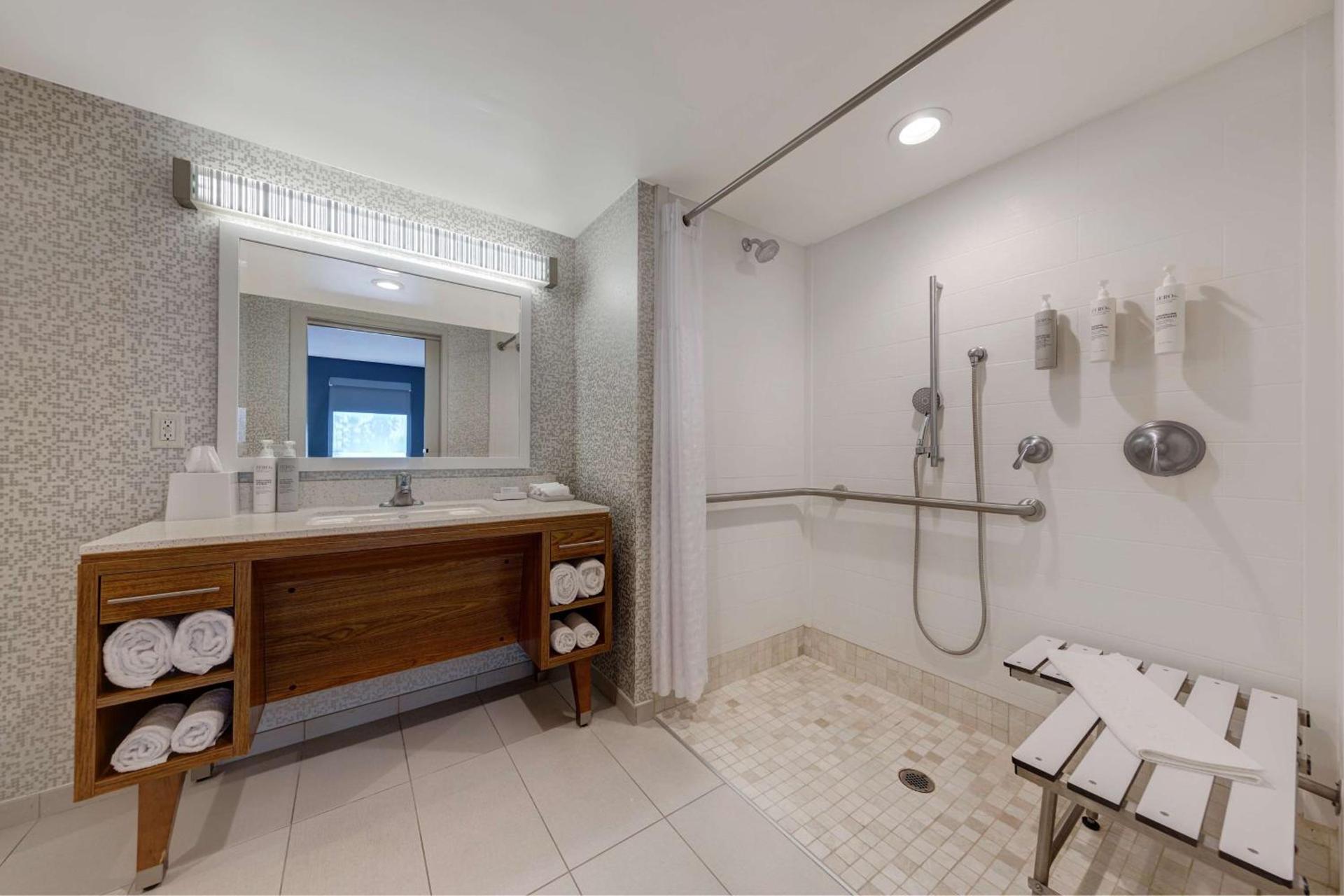 Home2 Suites by Hilton Orlando International Drive South - Free Shuttle to Theme Parks photo 21