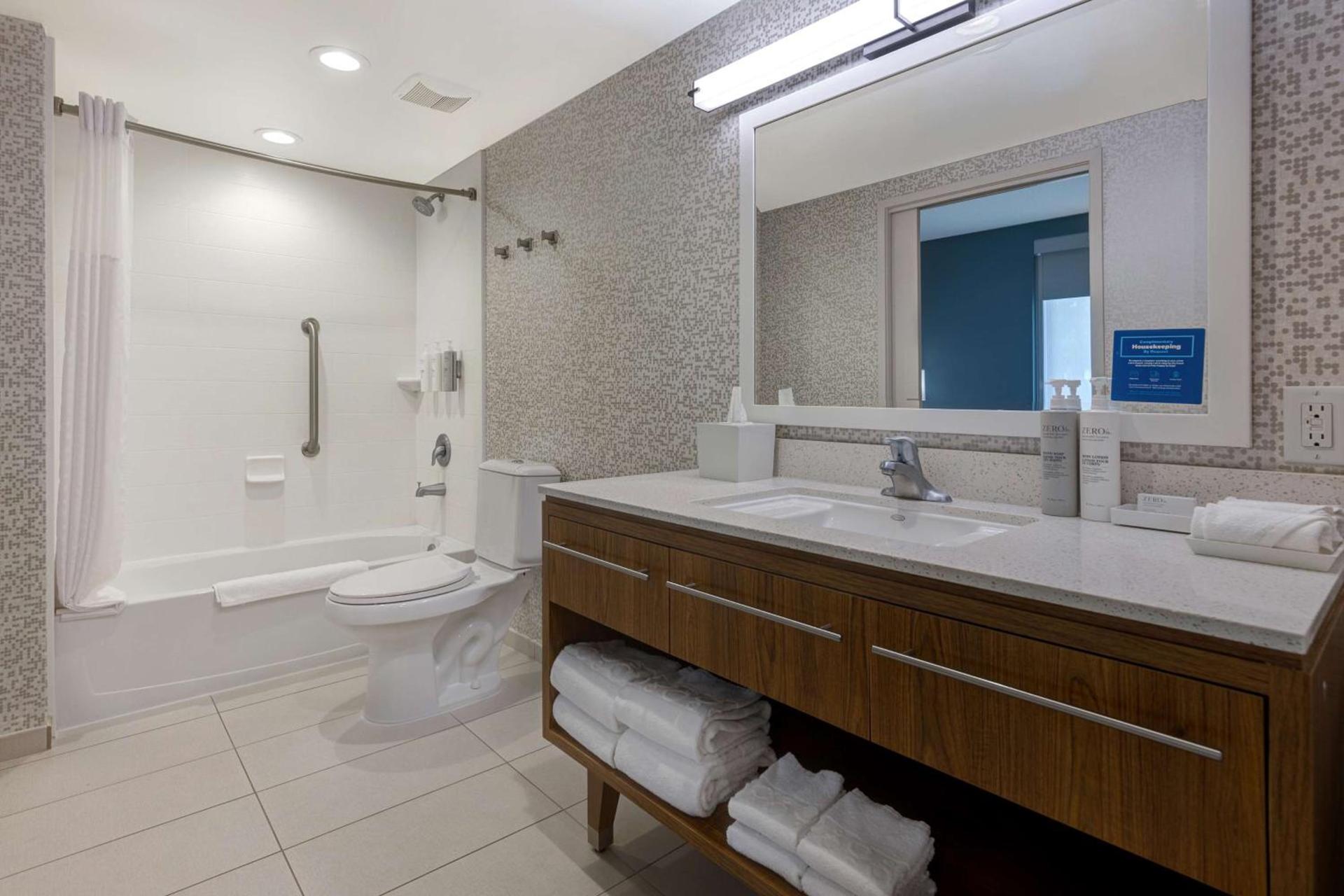 Home2 Suites by Hilton Orlando International Drive South - Free Shuttle to Theme Parks photo 24