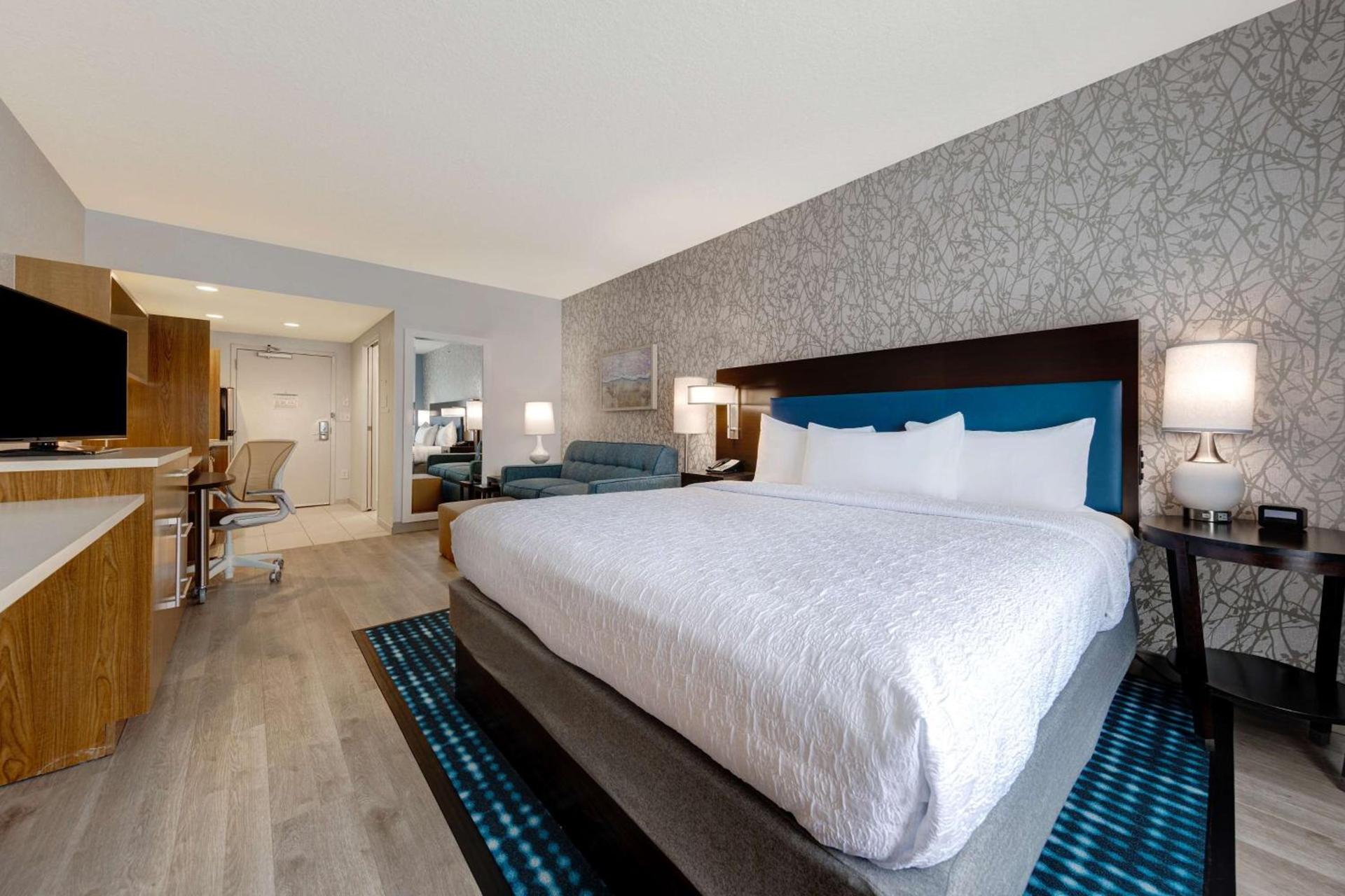 Home2 Suites by Hilton Orlando International Drive South - Free Shuttle to Theme Parks photo 26