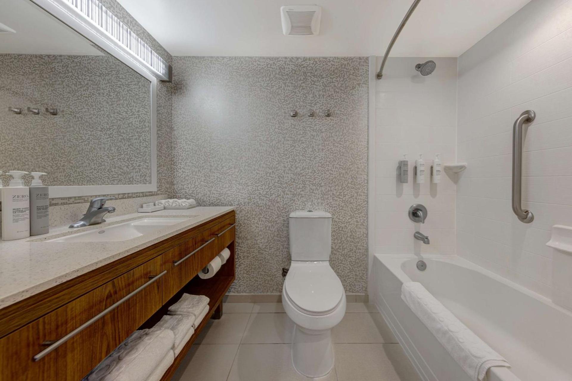 Home2 Suites by Hilton Orlando International Drive South - Free Shuttle to Theme Parks photo 27