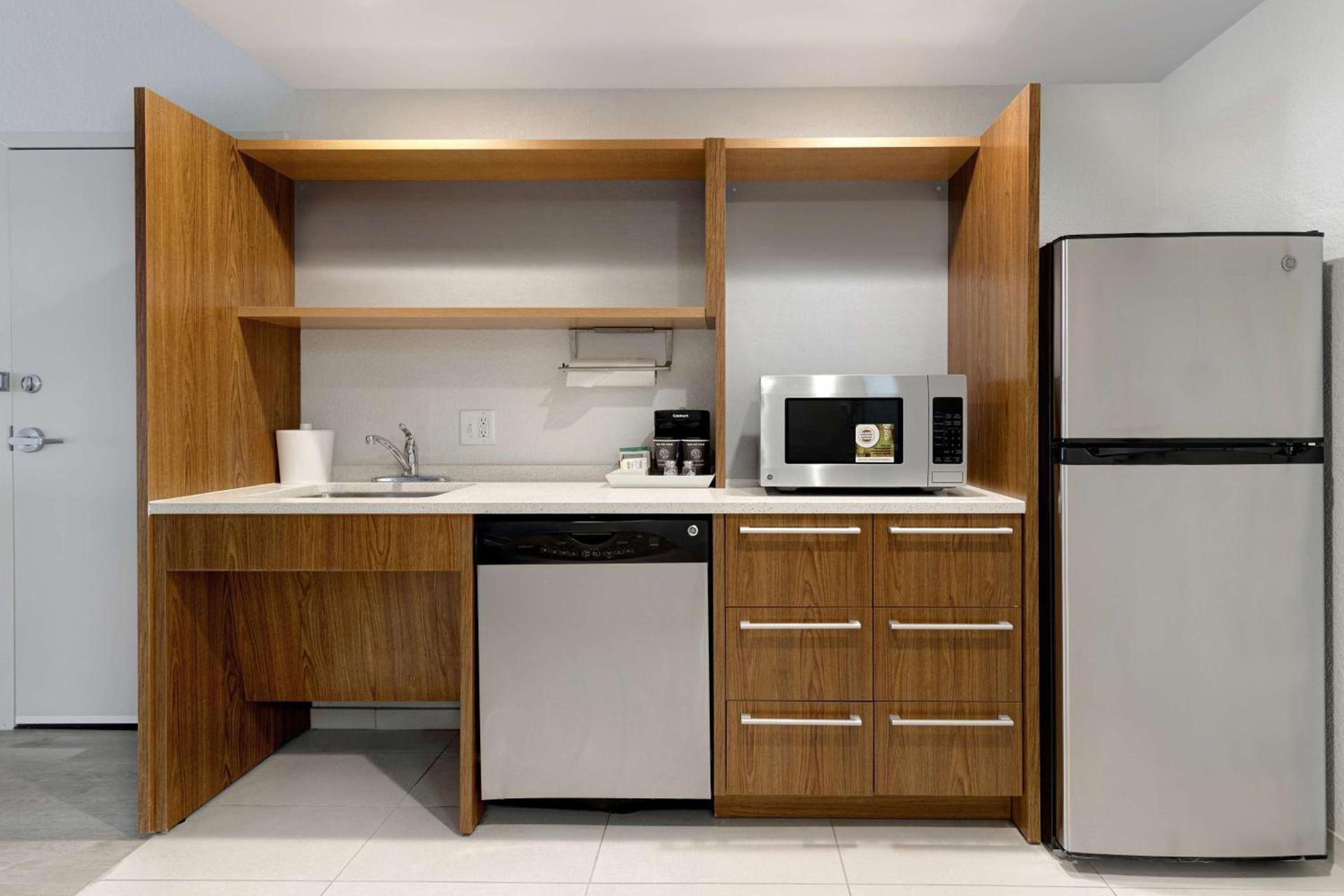 Home2 Suites by Hilton Orlando International Drive South - Free Shuttle to Theme Parks photo 44