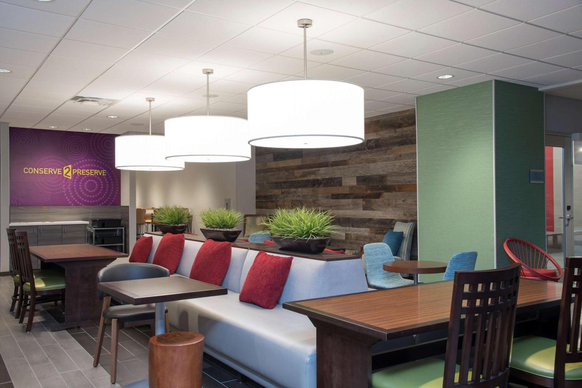 Home2 Suites by Hilton Indianapolis Downtown Indianapolis photo 2