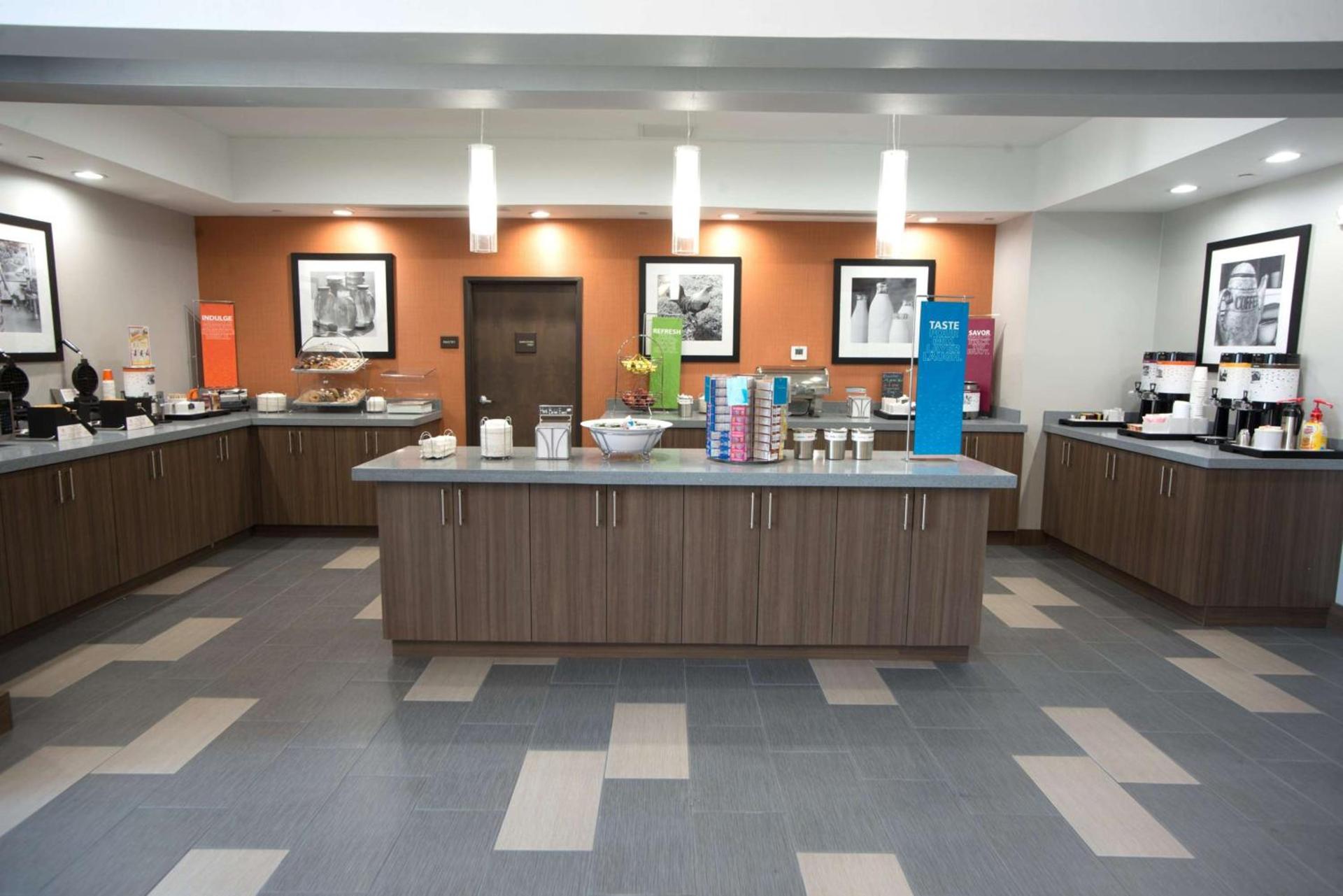 Hampton Inn & Suites Stillwater West photo 13