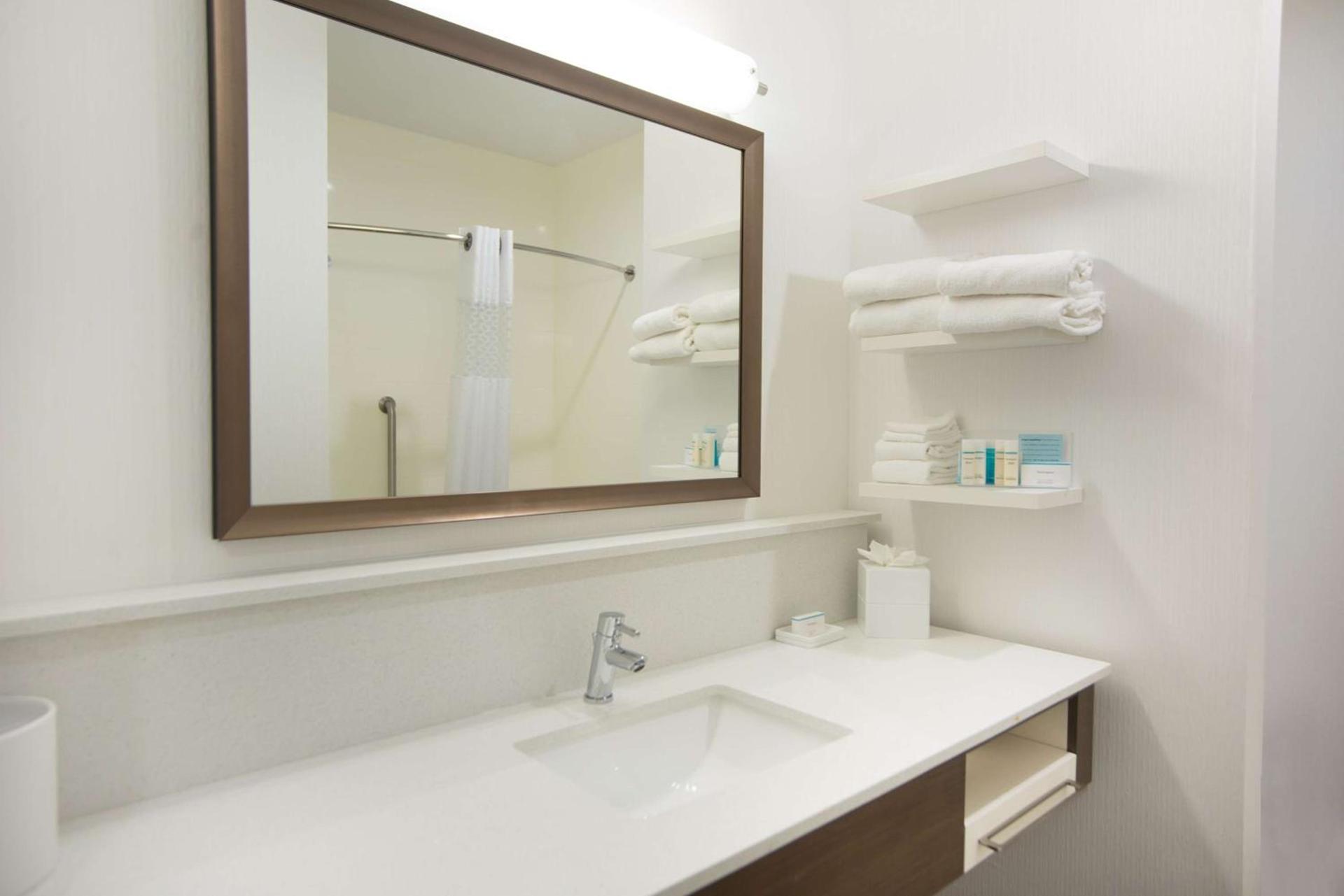 Hampton Inn & Suites Stillwater West photo 24