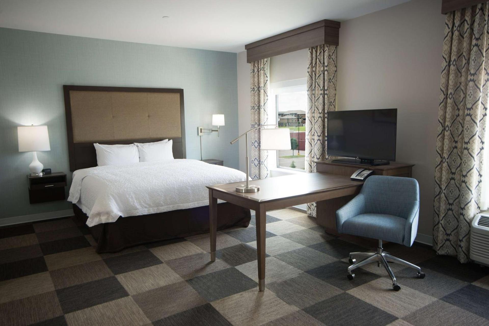 Hampton Inn & Suites Stillwater West photo 23