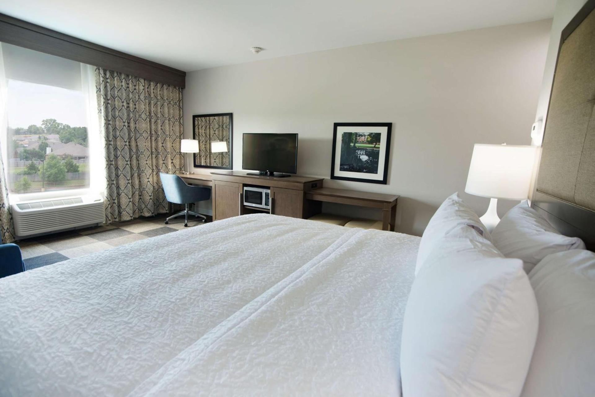 Hampton Inn & Suites Stillwater West photo 17