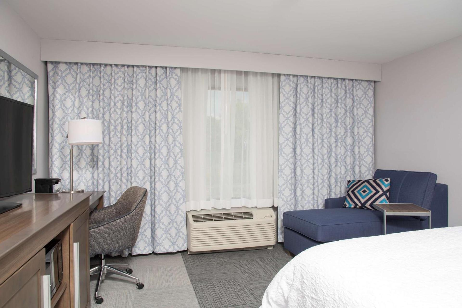Hampton Inn and Suites Michigan City photo 16