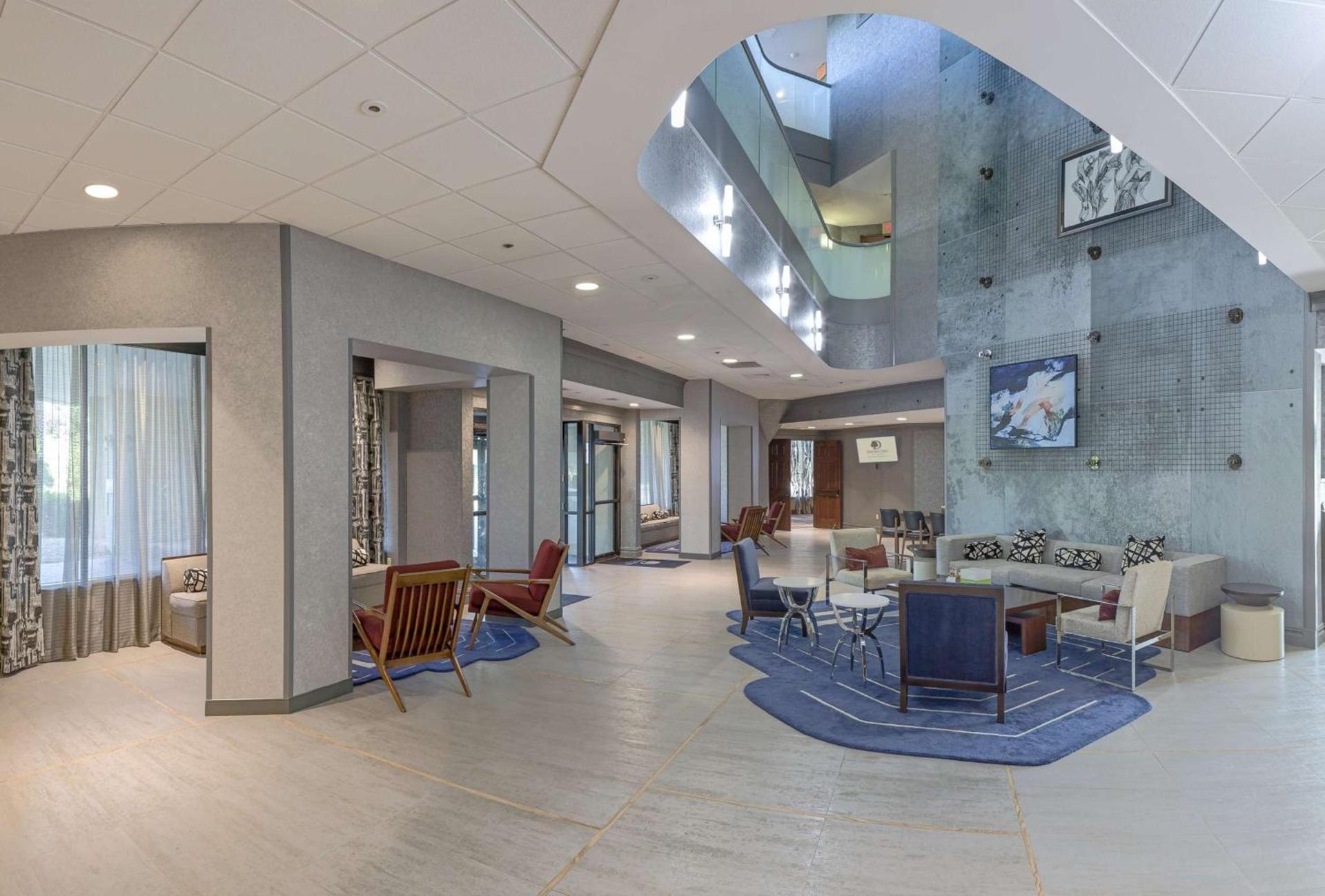 DoubleTree by Hilton Boston-Rockland photo 2