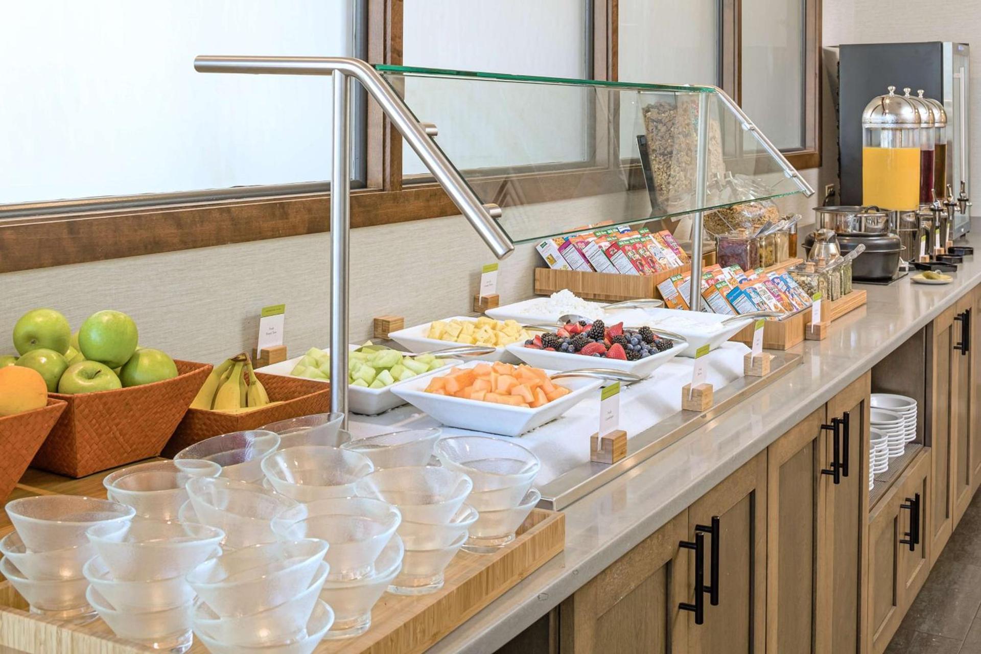 DoubleTree by Hilton Boston-Rockland photo 5