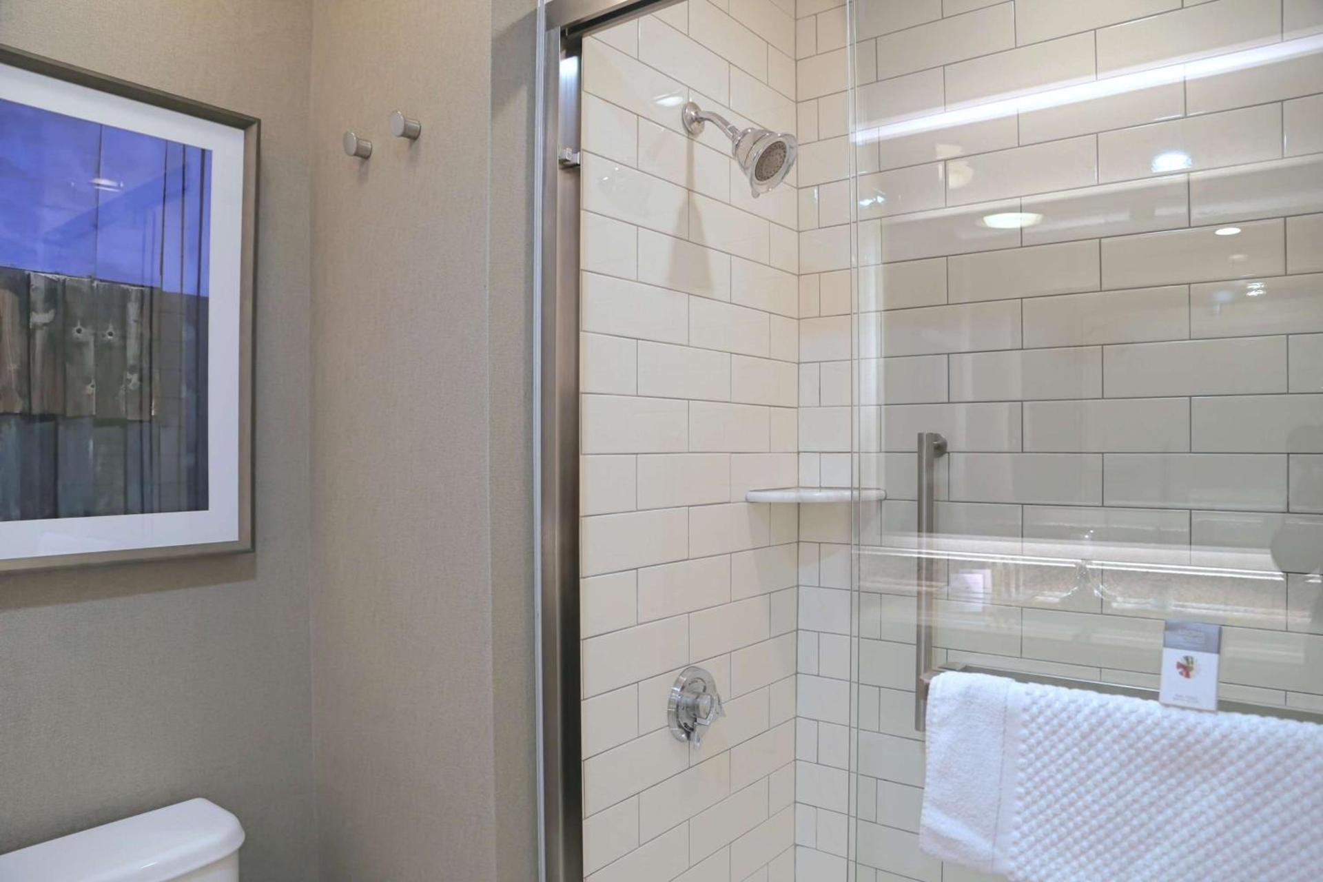 DoubleTree by Hilton Boston-Rockland photo 11