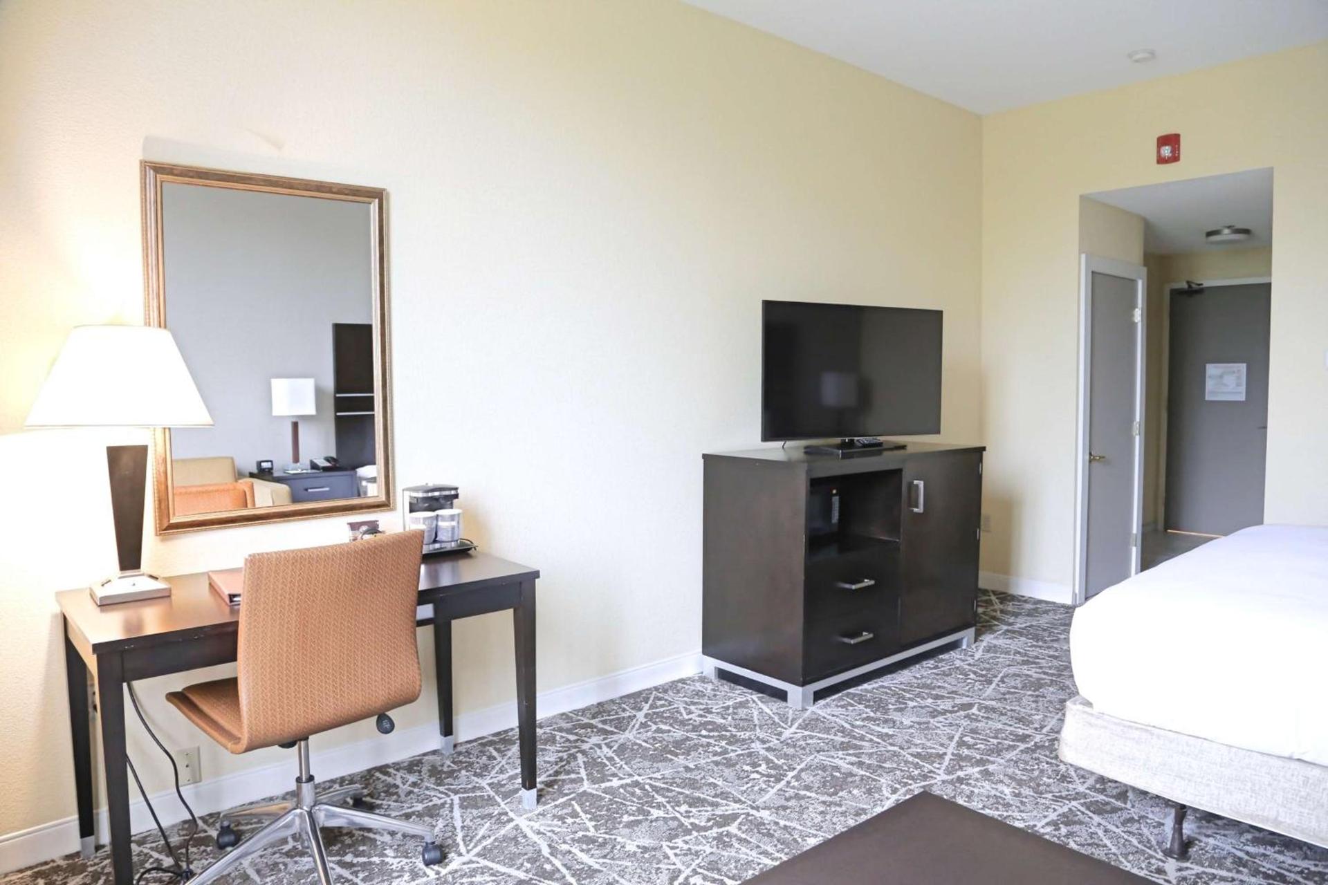 DoubleTree by Hilton Boston-Rockland photo 18