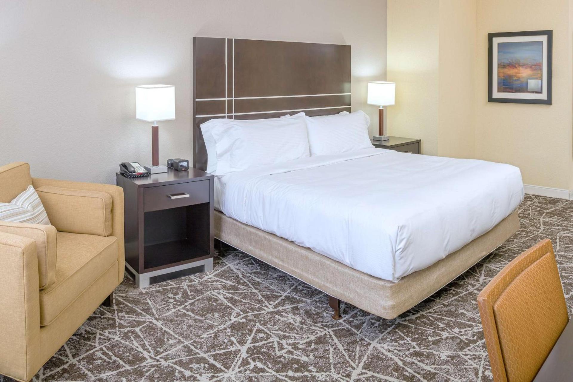 DoubleTree by Hilton Boston-Rockland photo 21