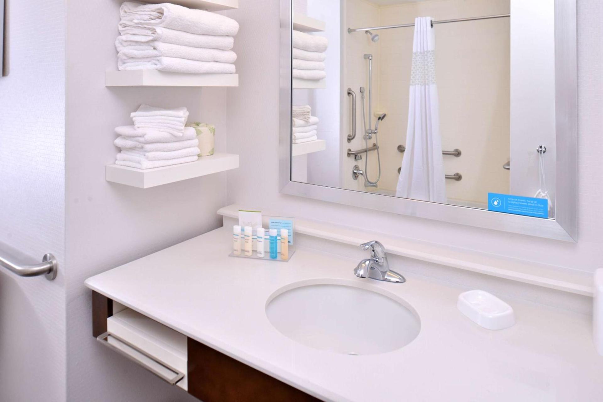 Hampton Inn & Suites Ann Arbor West photo 27