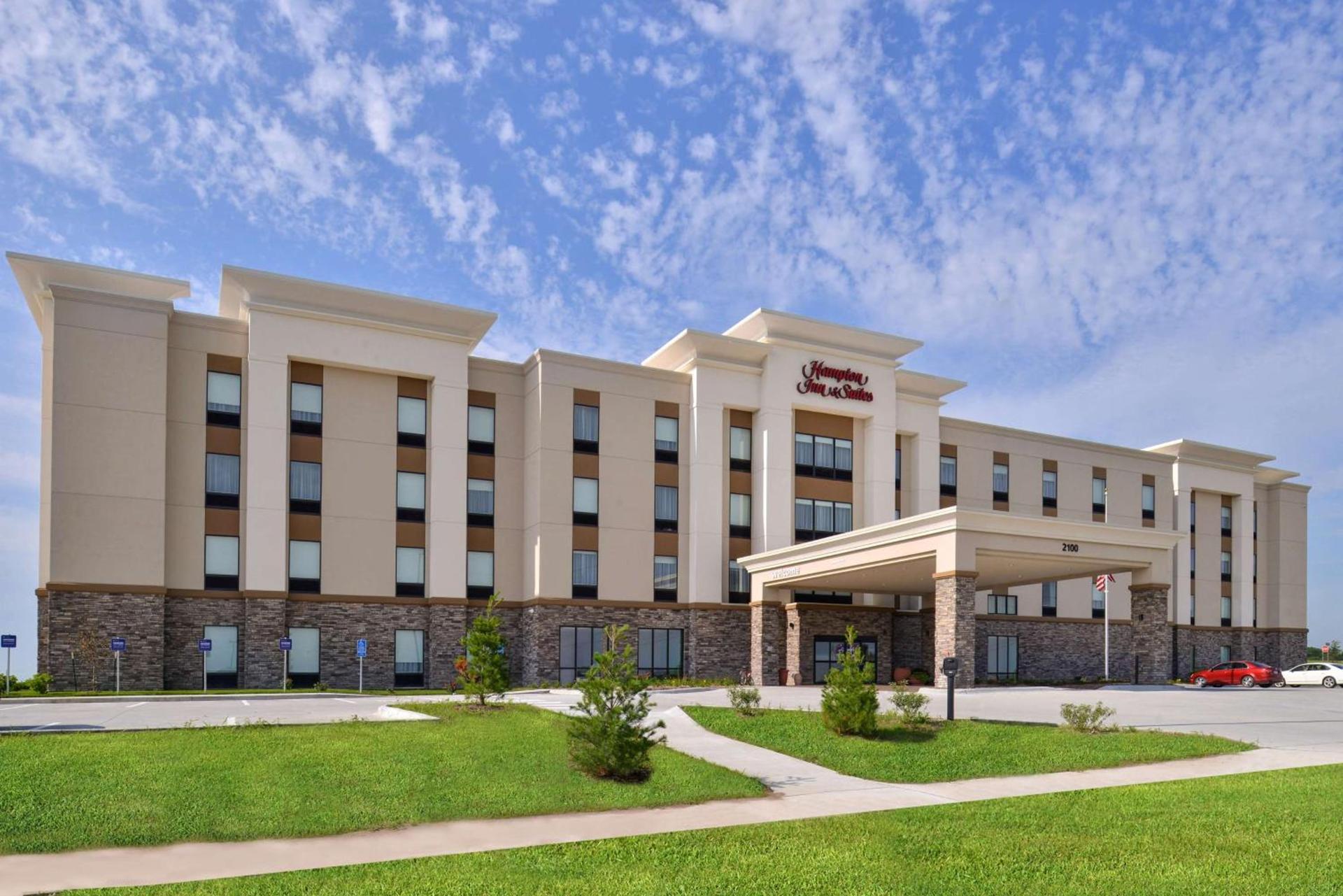 Hampton Inn and Suites Ames, IA photo 6