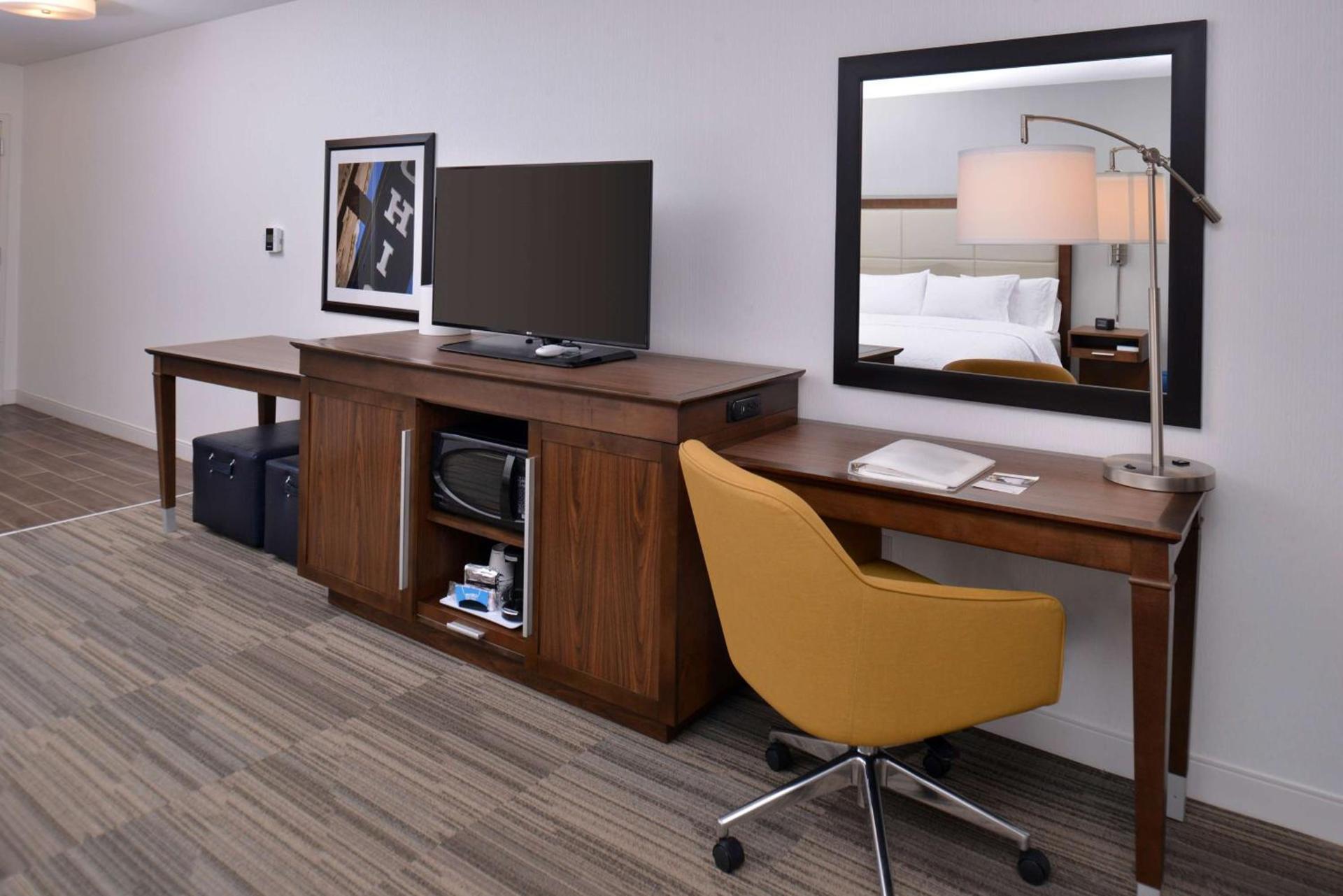 Hampton Inn & Suites Ann Arbor West photo 41