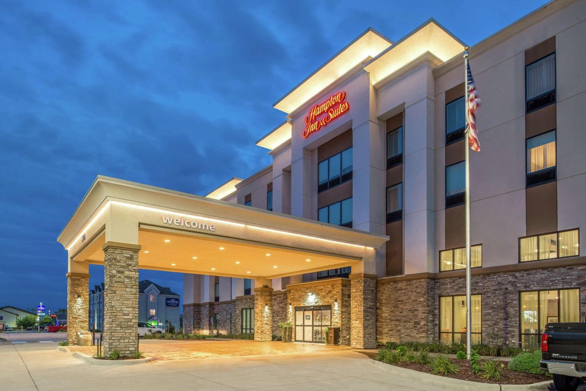 Hampton Inn and Suites Ames, IA photo 2