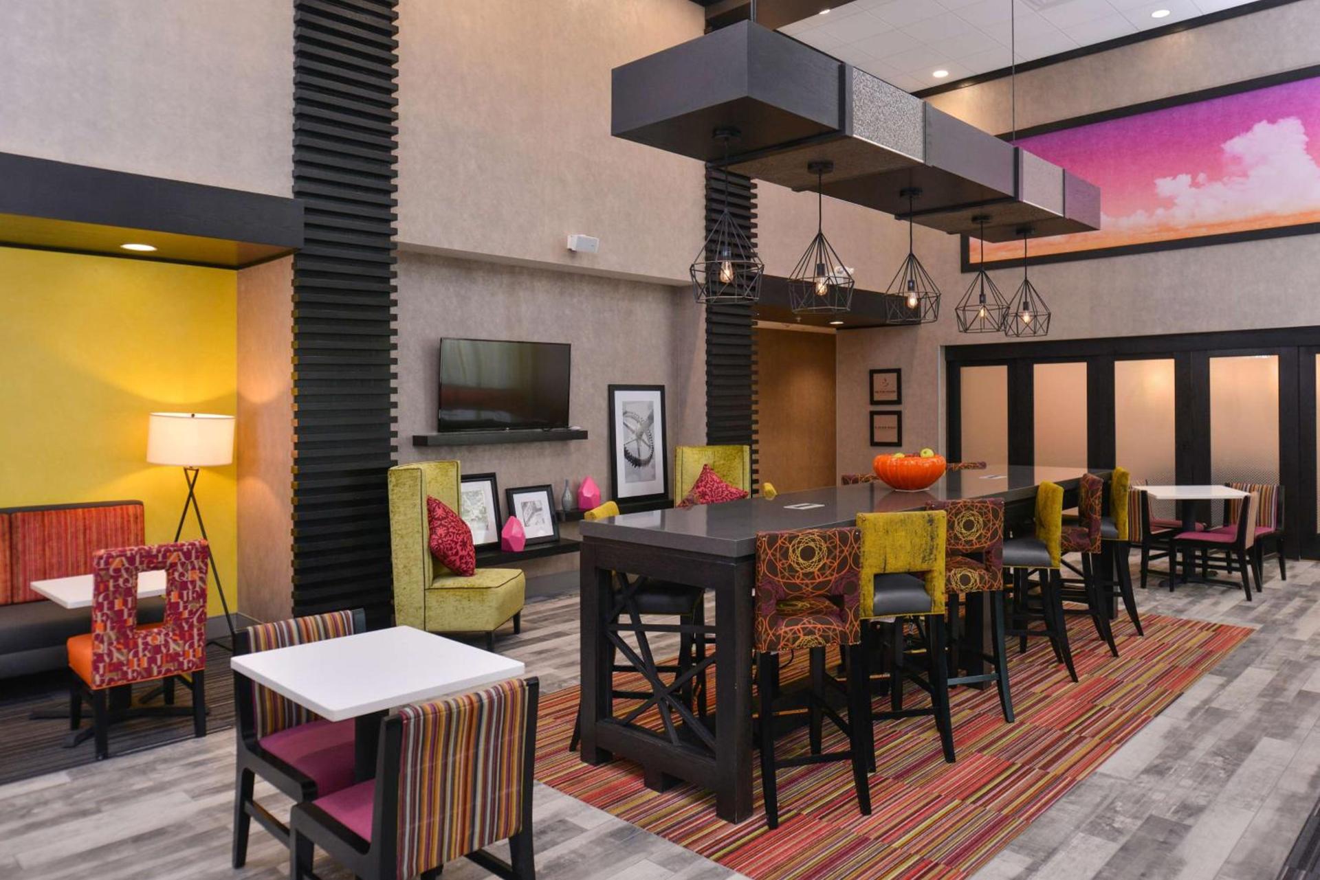 Hampton Inn and Suites Ames, IA photo 13