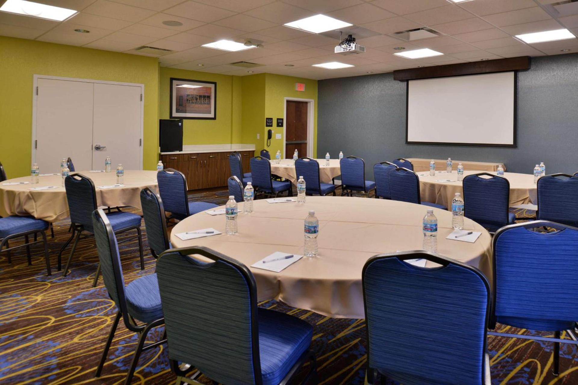 Hampton Inn & Suites Ann Arbor West photo 54