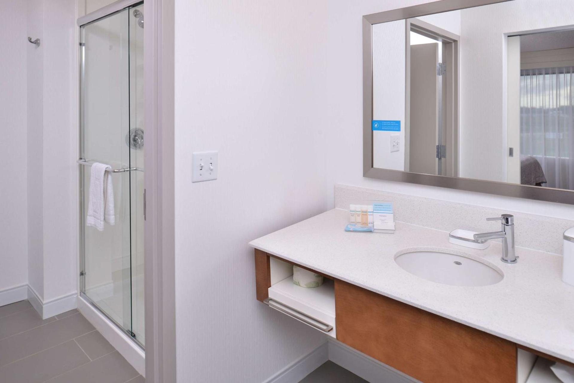 Hampton Inn and Suites Ames, IA photo 27