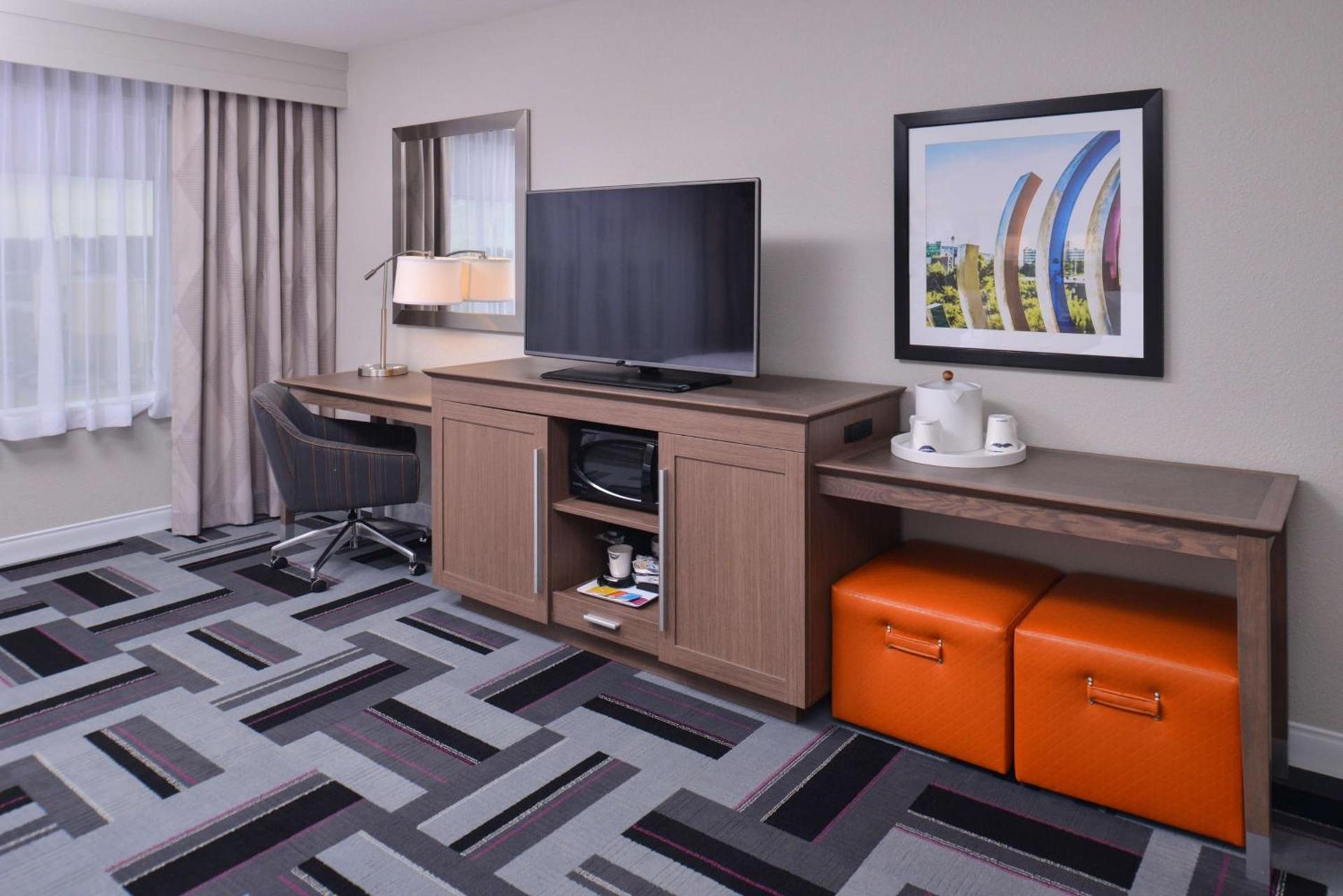 Hampton Inn and Suites Ames, IA photo 34