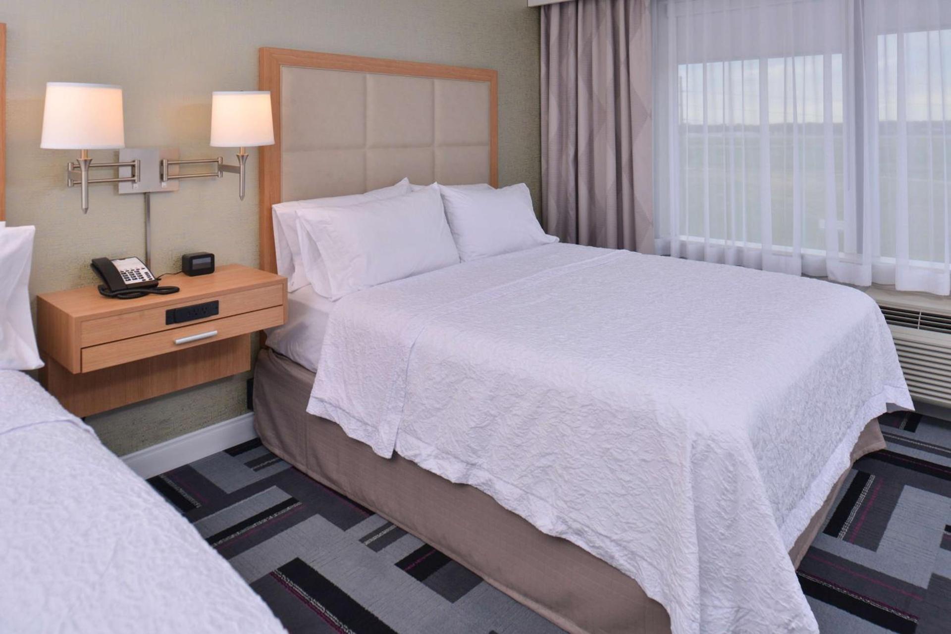Hampton Inn and Suites Ames, IA photo 39