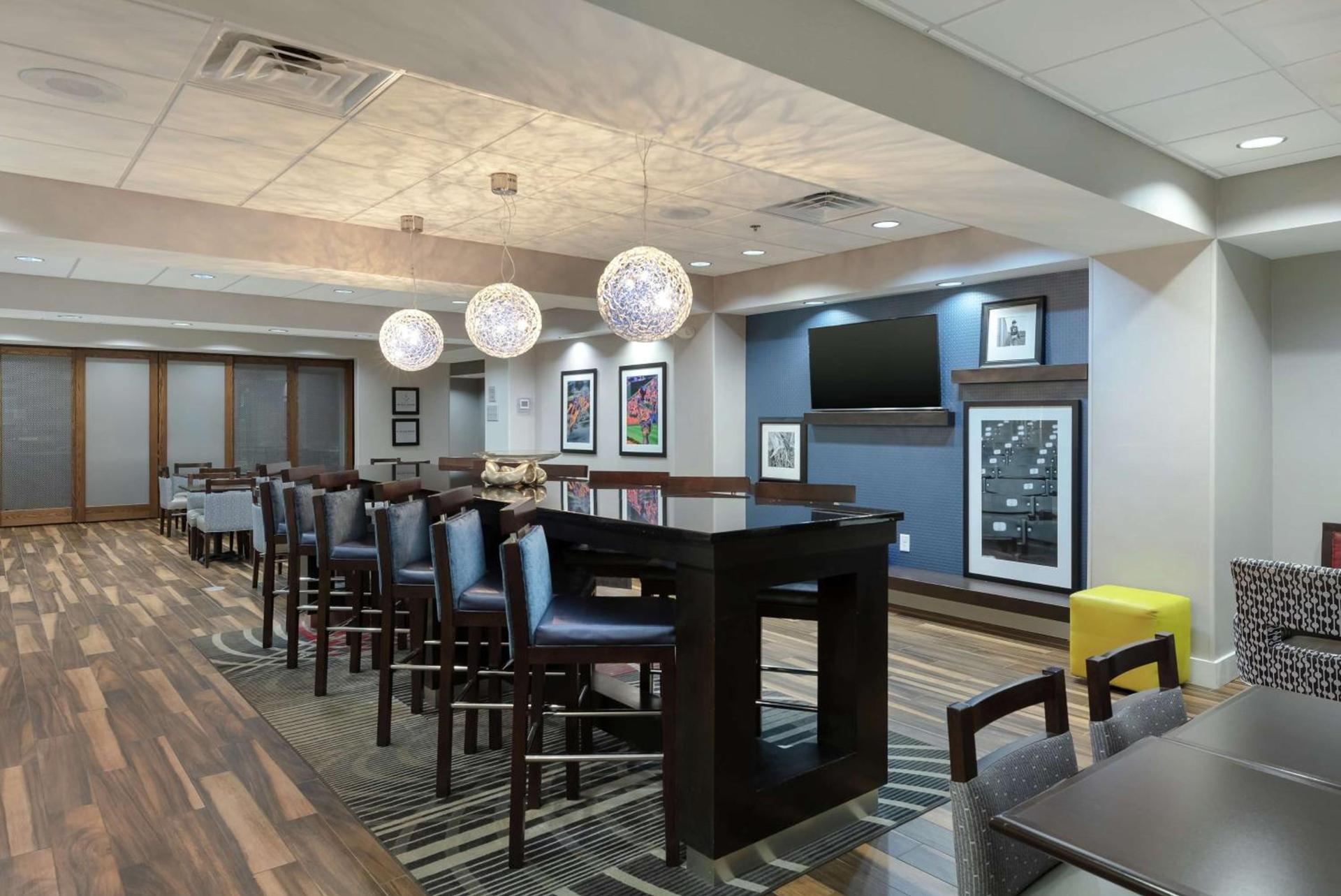 Hampton Inn Emerson - Lakepoint, Ga photo 11