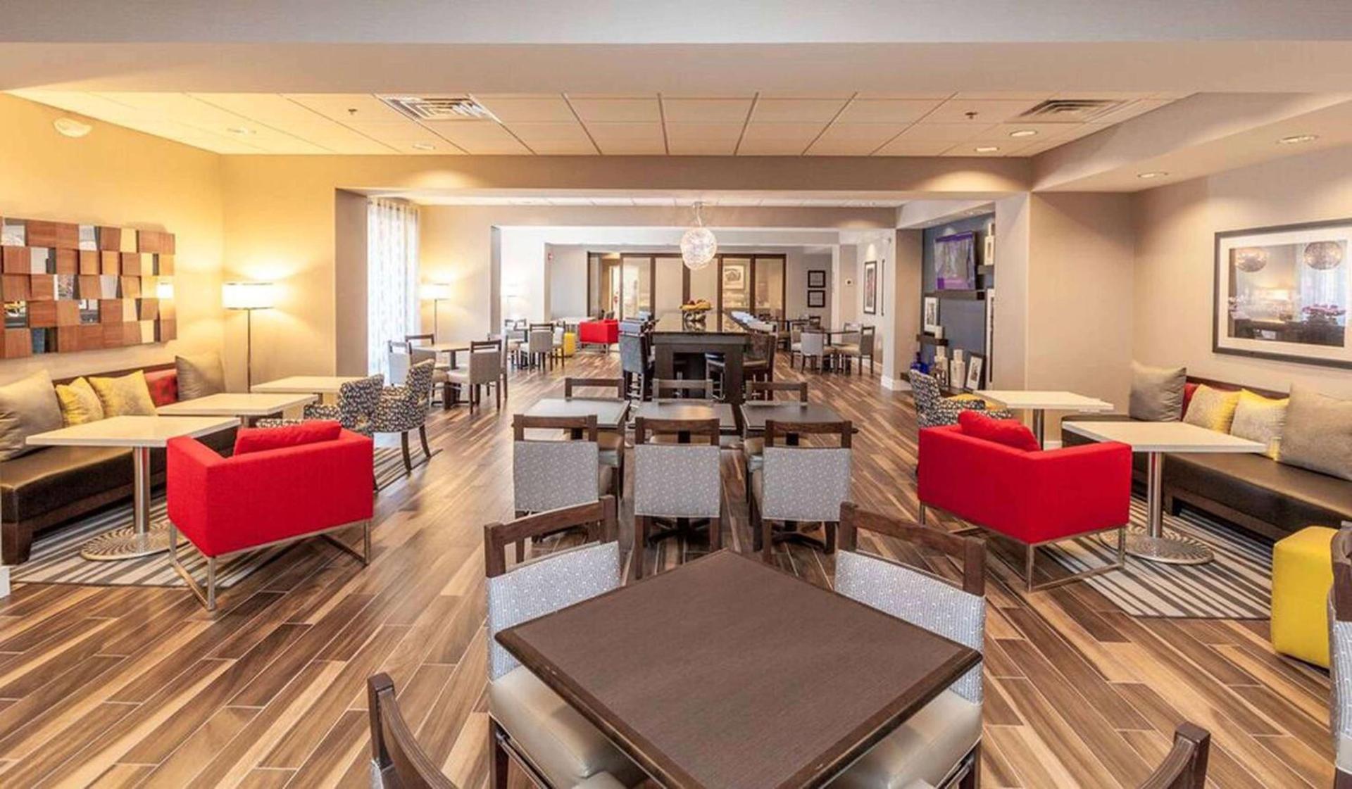 Hampton Inn Emerson - Lakepoint, Ga photo 13