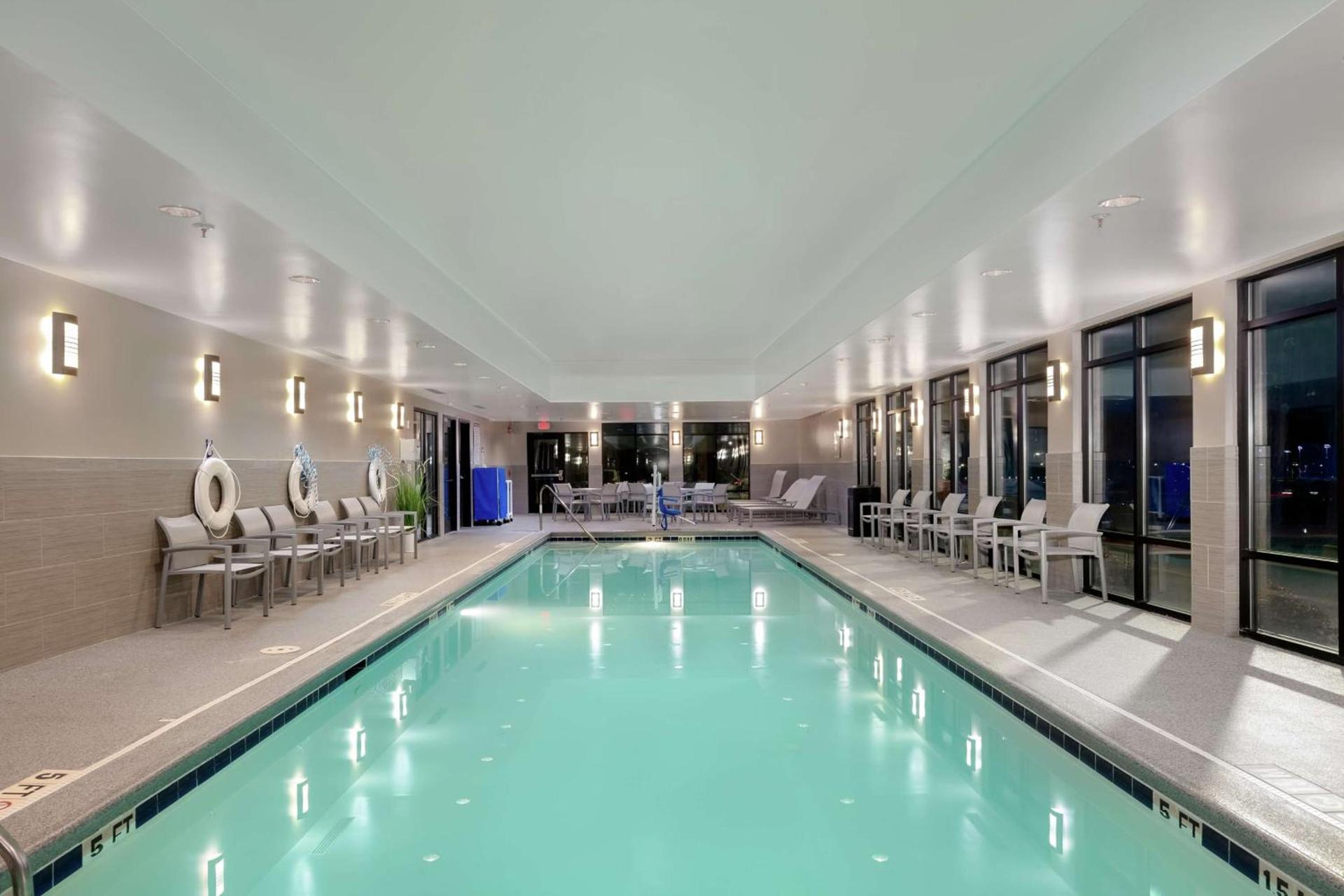 Hampton Inn Emerson - Lakepoint, Ga photo 14