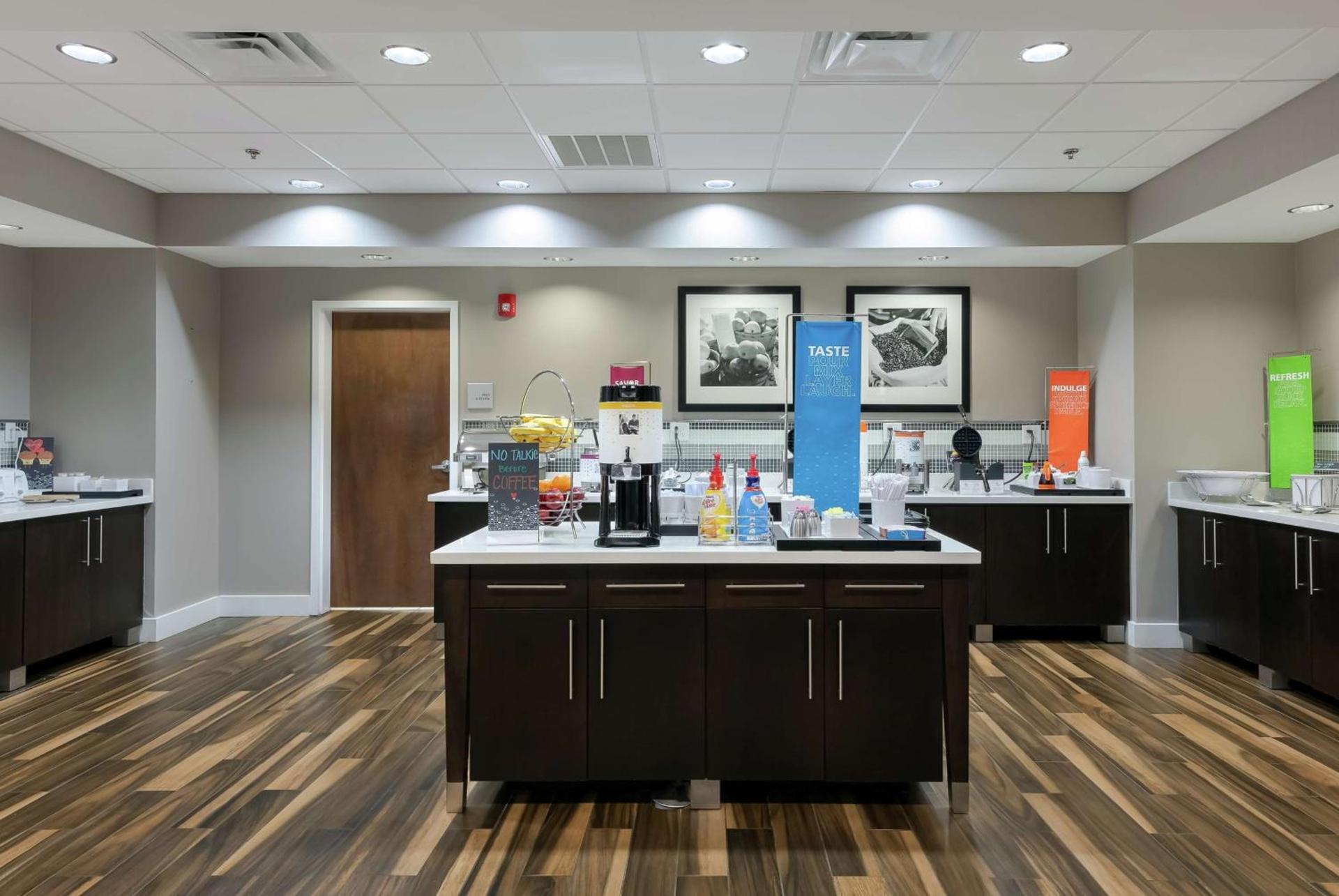 Hampton Inn Emerson - Lakepoint, Ga photo 17