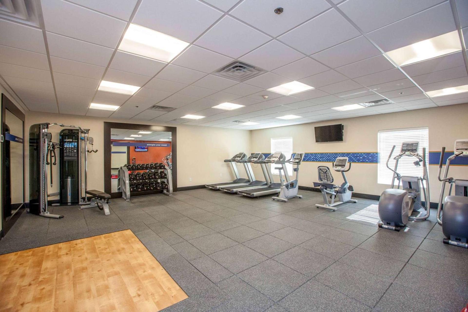 Hampton Inn Emerson - Lakepoint, Ga photo 23
