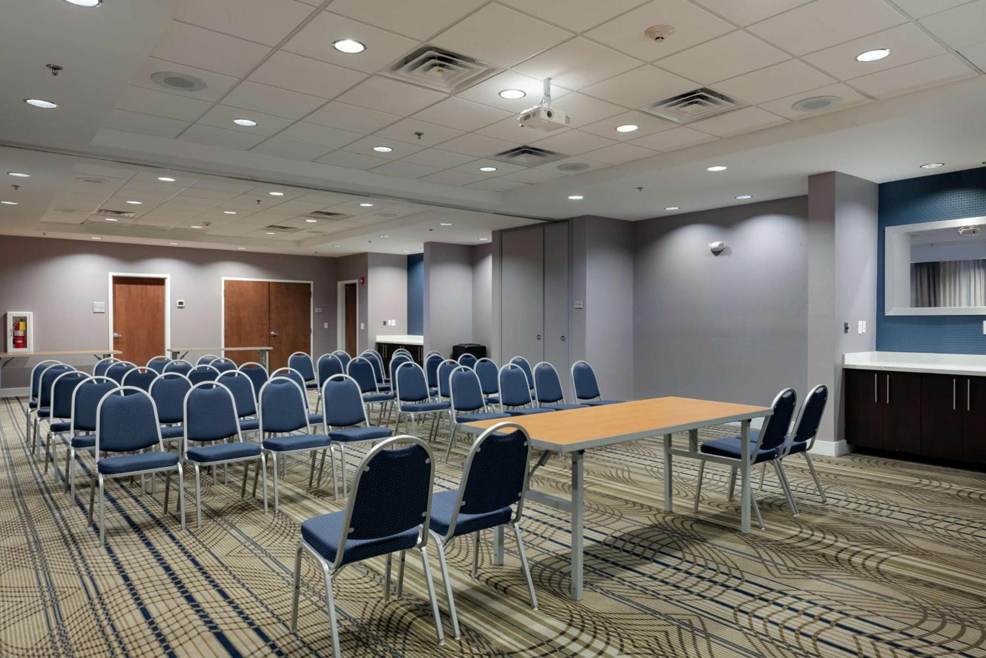 Hampton Inn Emerson - Lakepoint, Ga photo 30