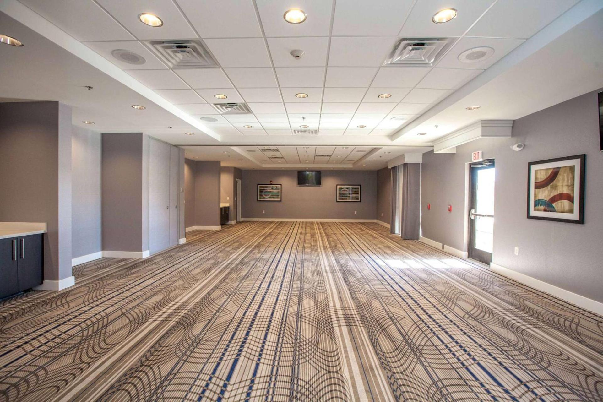 Hampton Inn Emerson - Lakepoint, Ga photo 31