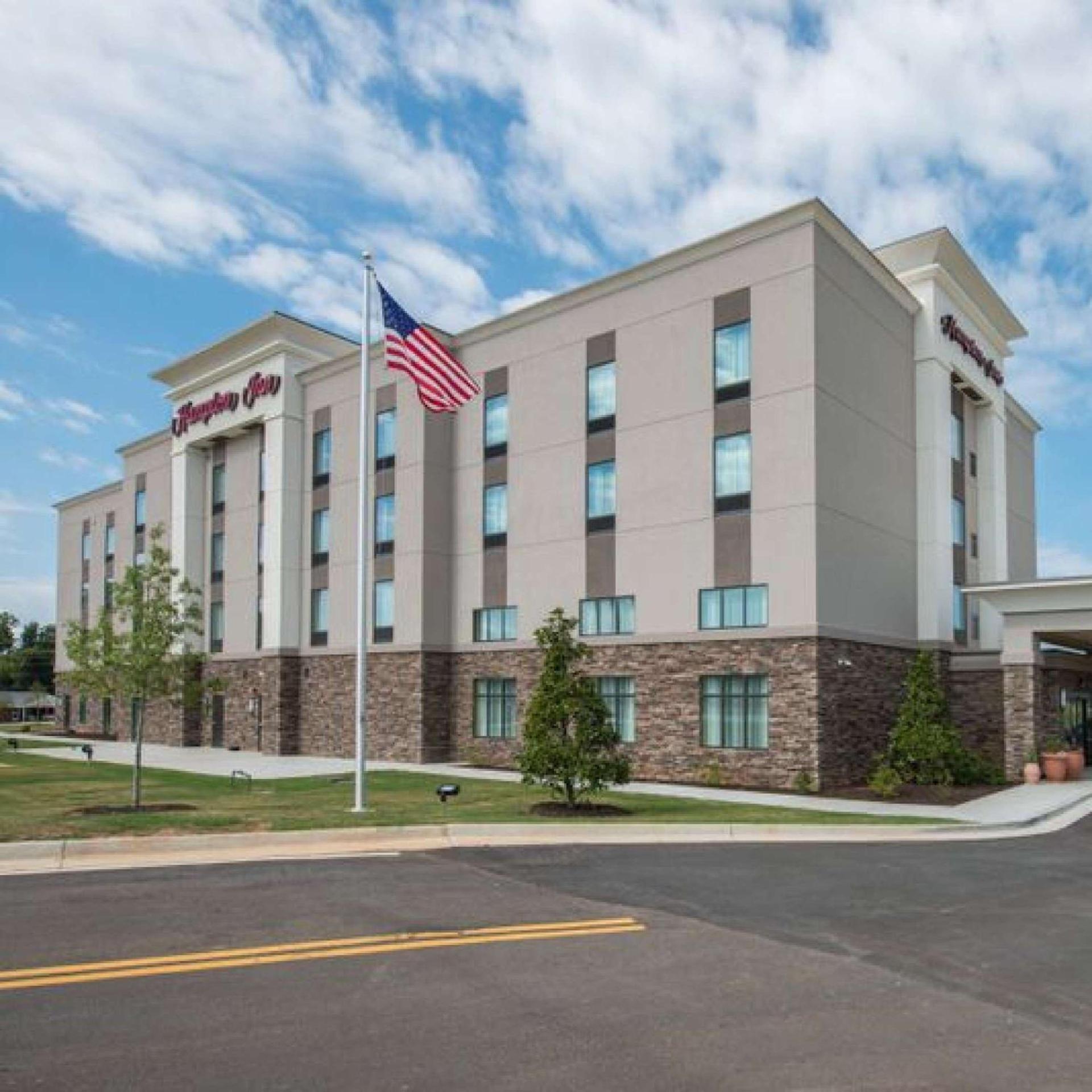 Hampton Inn Waynesboro photo 2