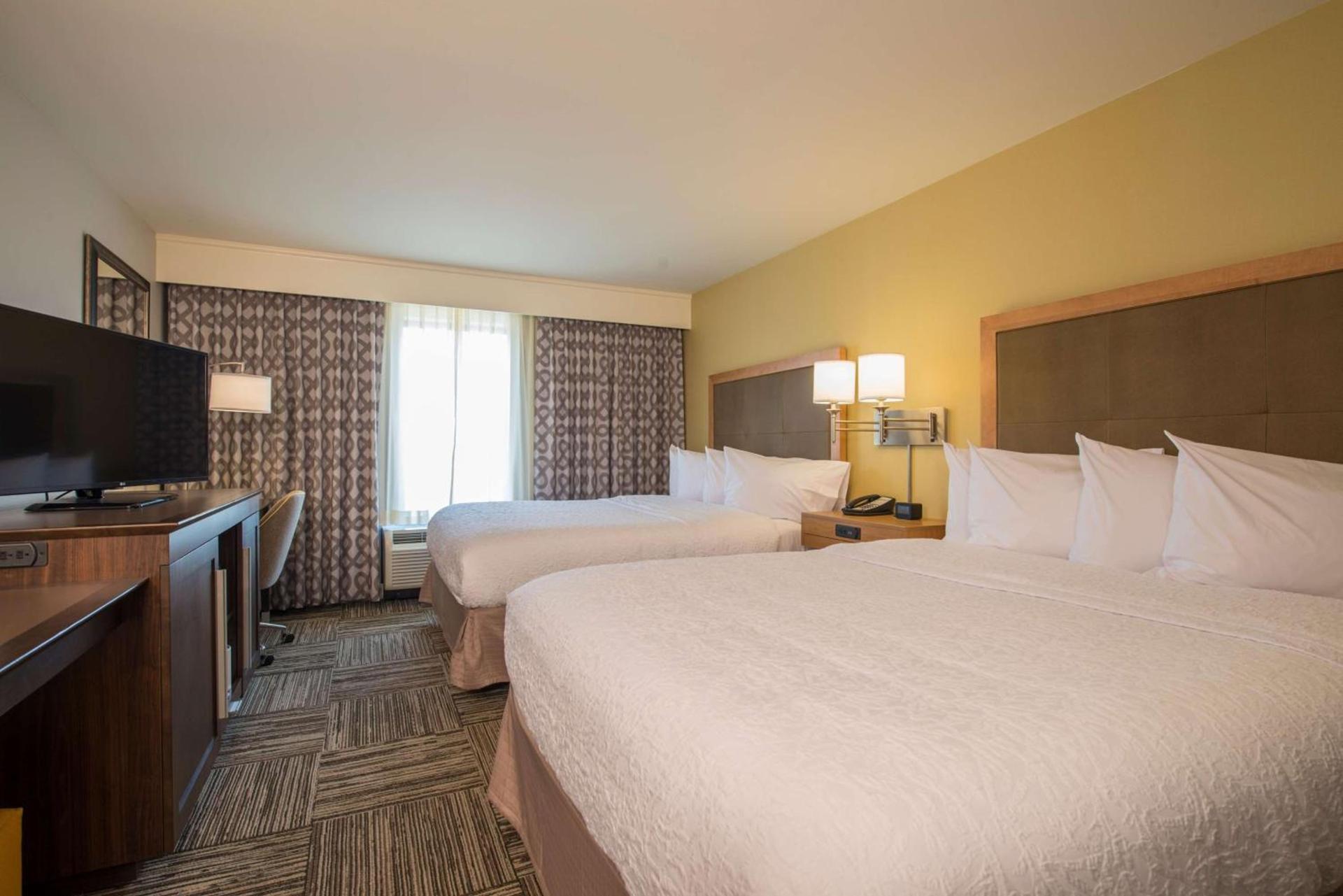 Hampton Inn Waynesboro photo 17
