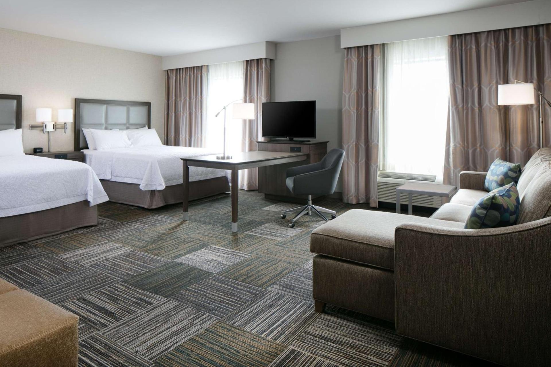 Hampton Inn & Suites Mason City, IA photo 14