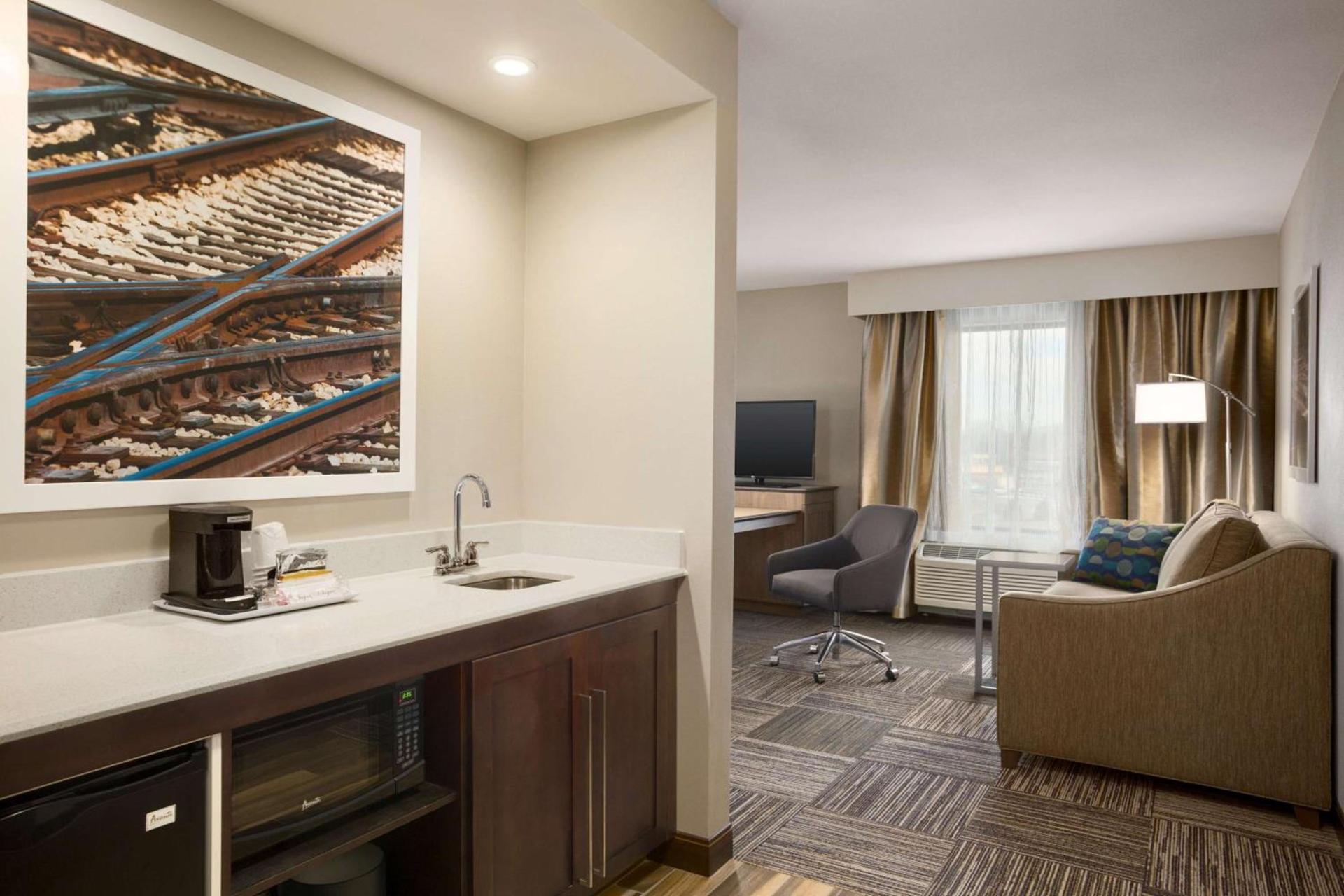 Hampton Inn & Suites Mason City, IA photo 20