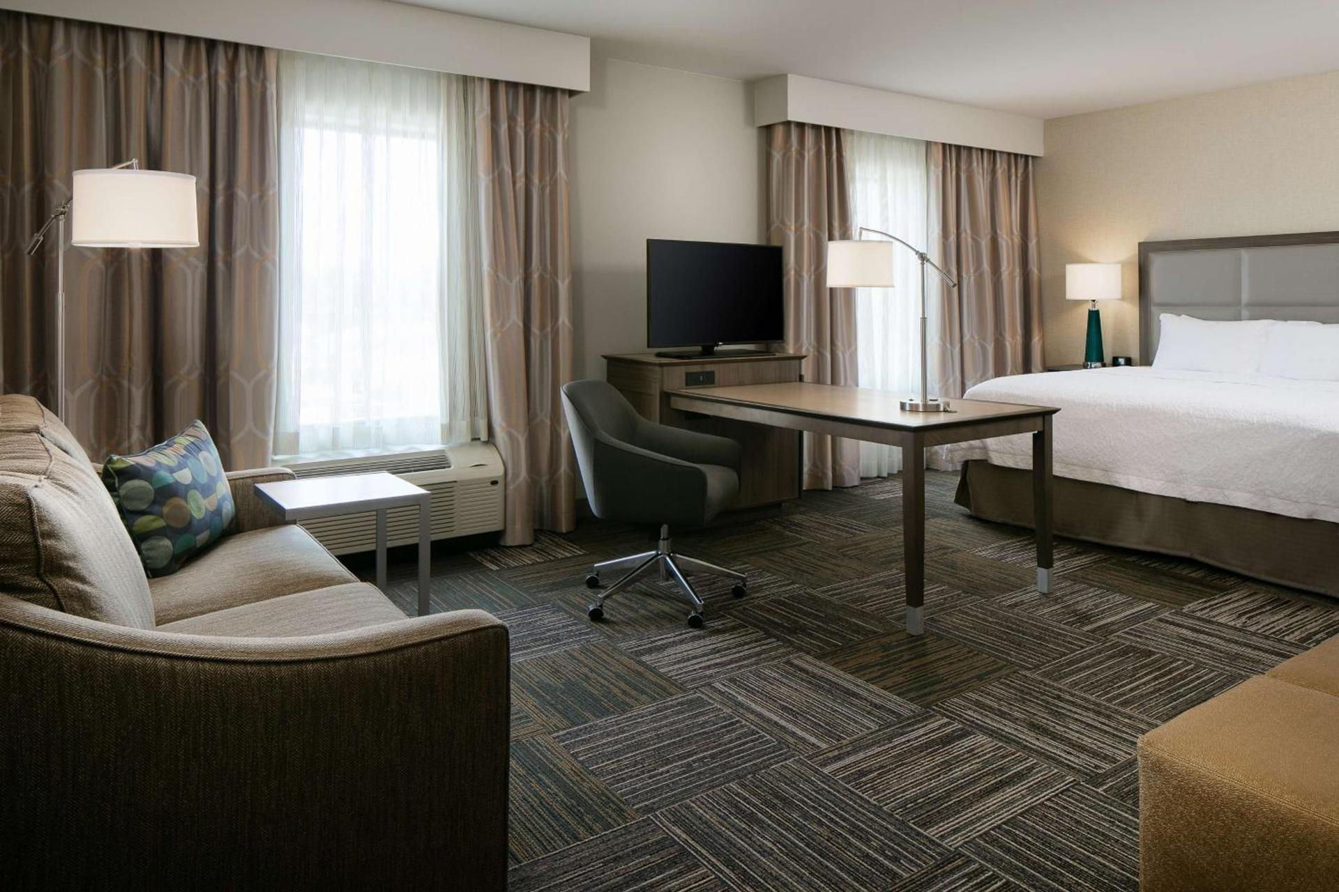 Hampton Inn & Suites Mason City, IA photo 22
