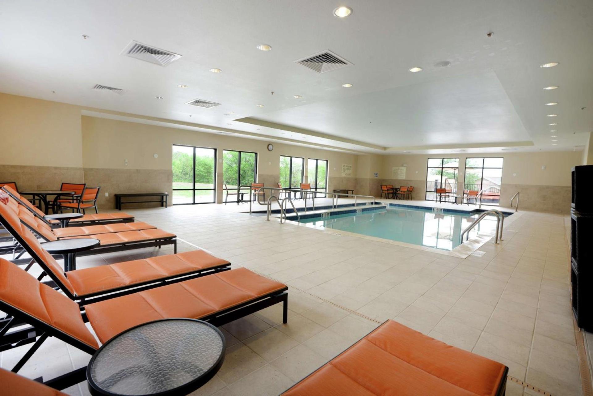 Hampton Inn & Suites Ponca City photo 8