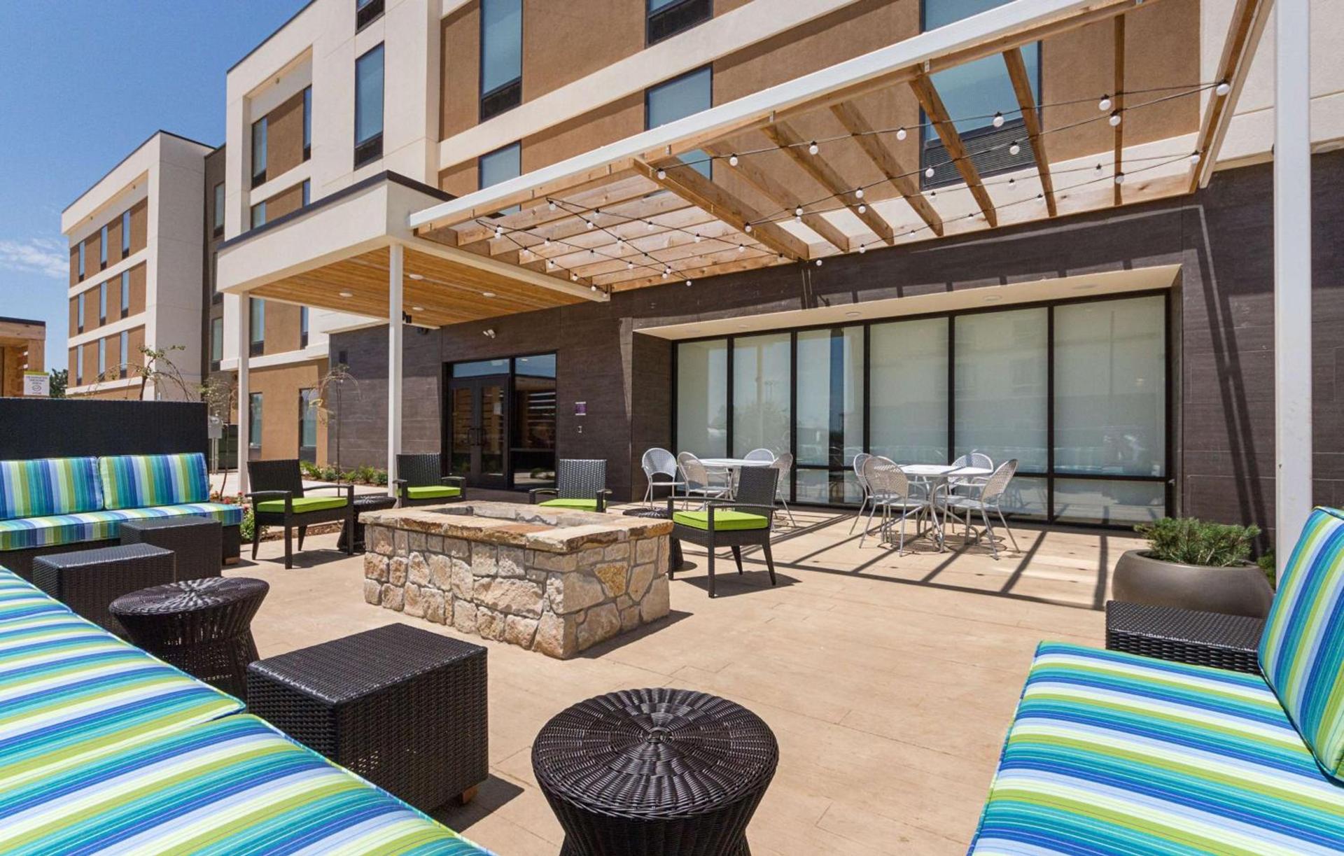 Home2 Suites By Hilton Oklahoma City Yukon photo 2