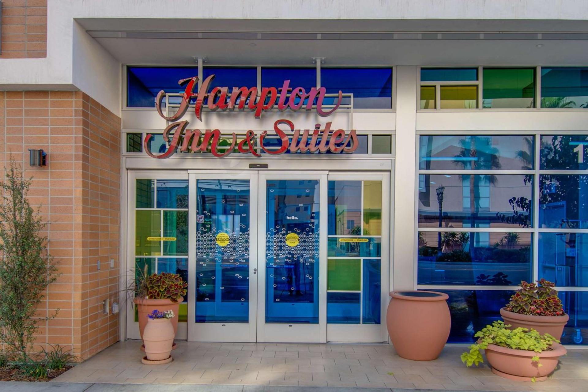 Hampton Inn & Suites Los Angeles - Glendale photo 2